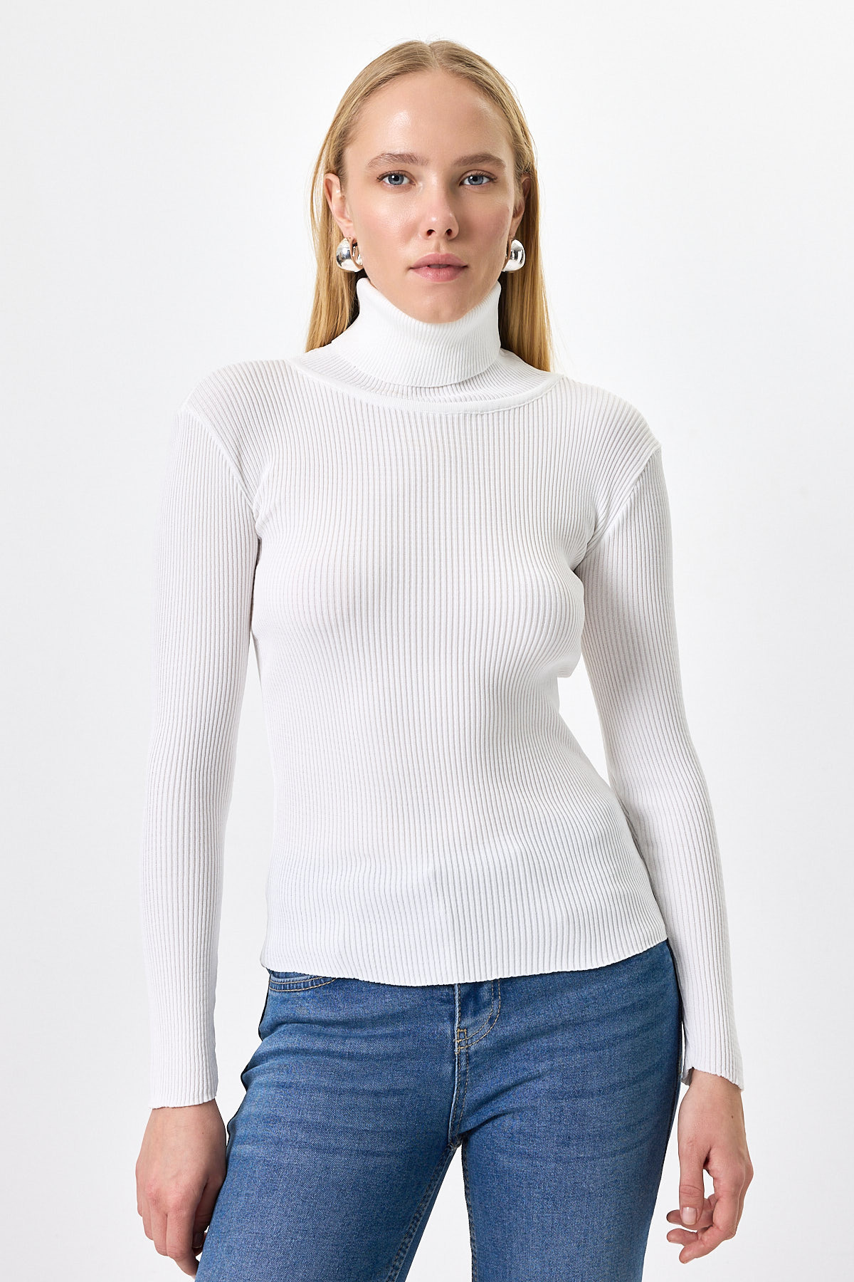 Beyaz Fitilli Balıkçı Yaka Uzun Kollu Bluz 2302 - RAYS (1)
