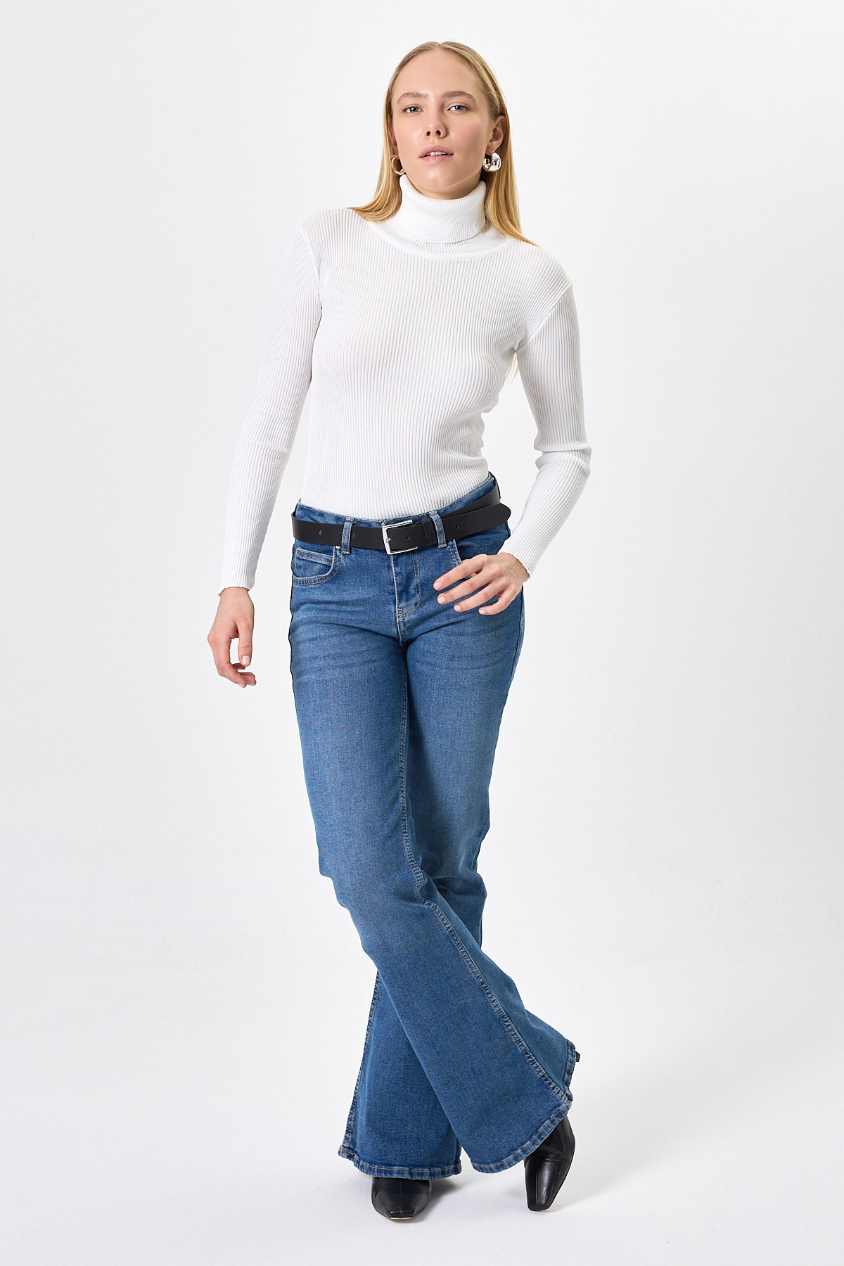 Beyaz Fitilli Balıkçı Yaka Uzun Kollu Bluz 2302 - 3