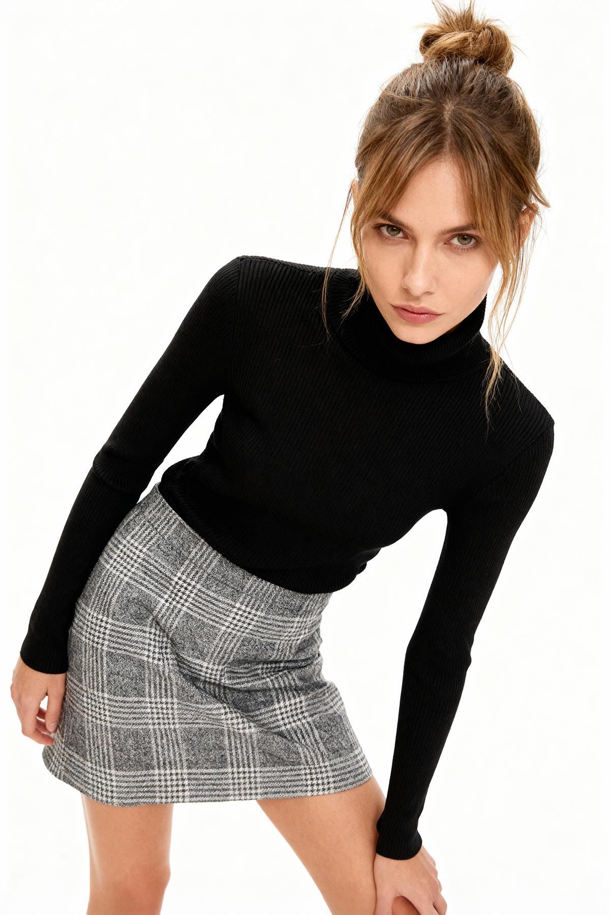 2302 Balıkçı Yaka Bluz Siyah - 1