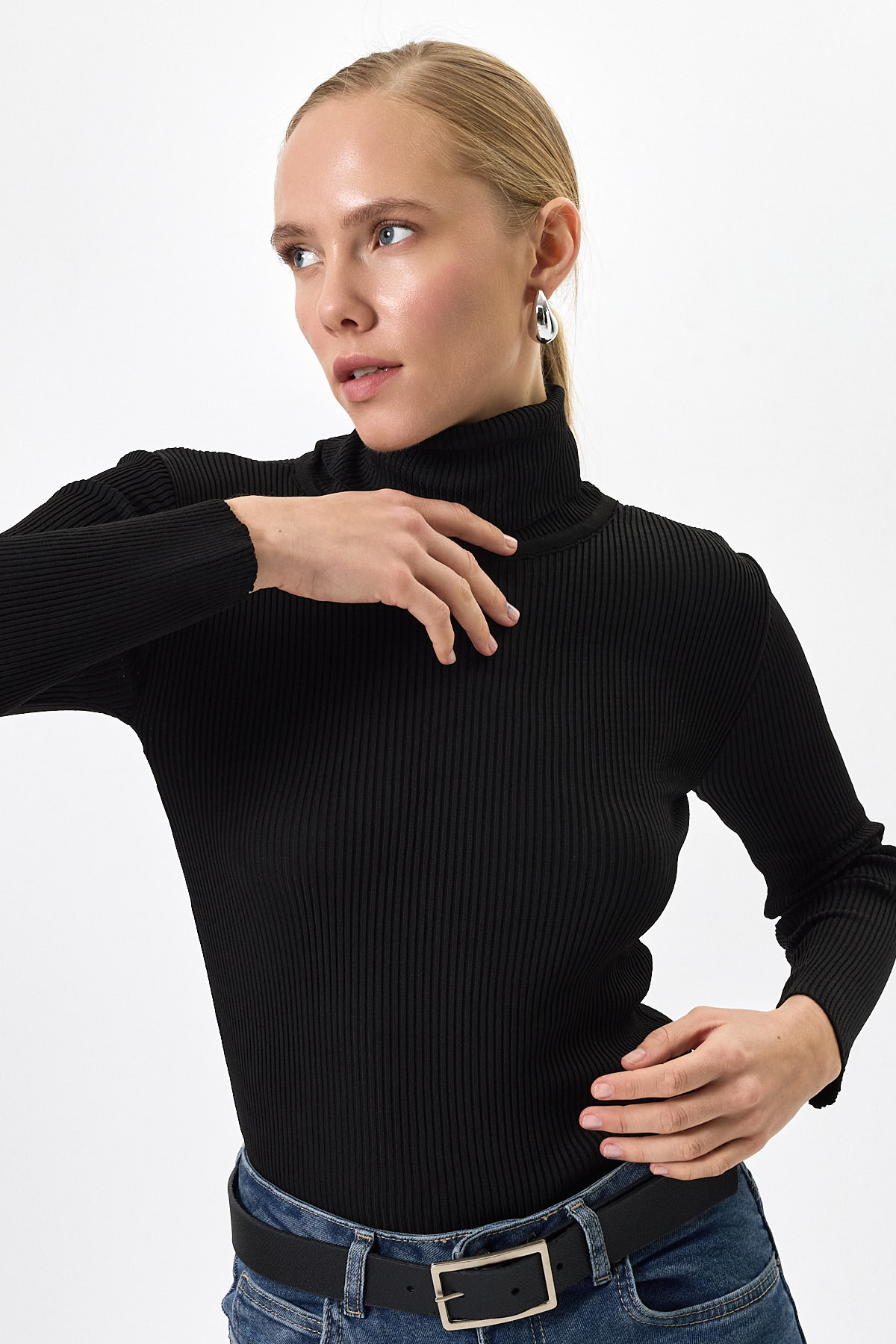 Siyah Fitilli Balıkçı Yaka Uzun Kollu Bluz 2302 - 8