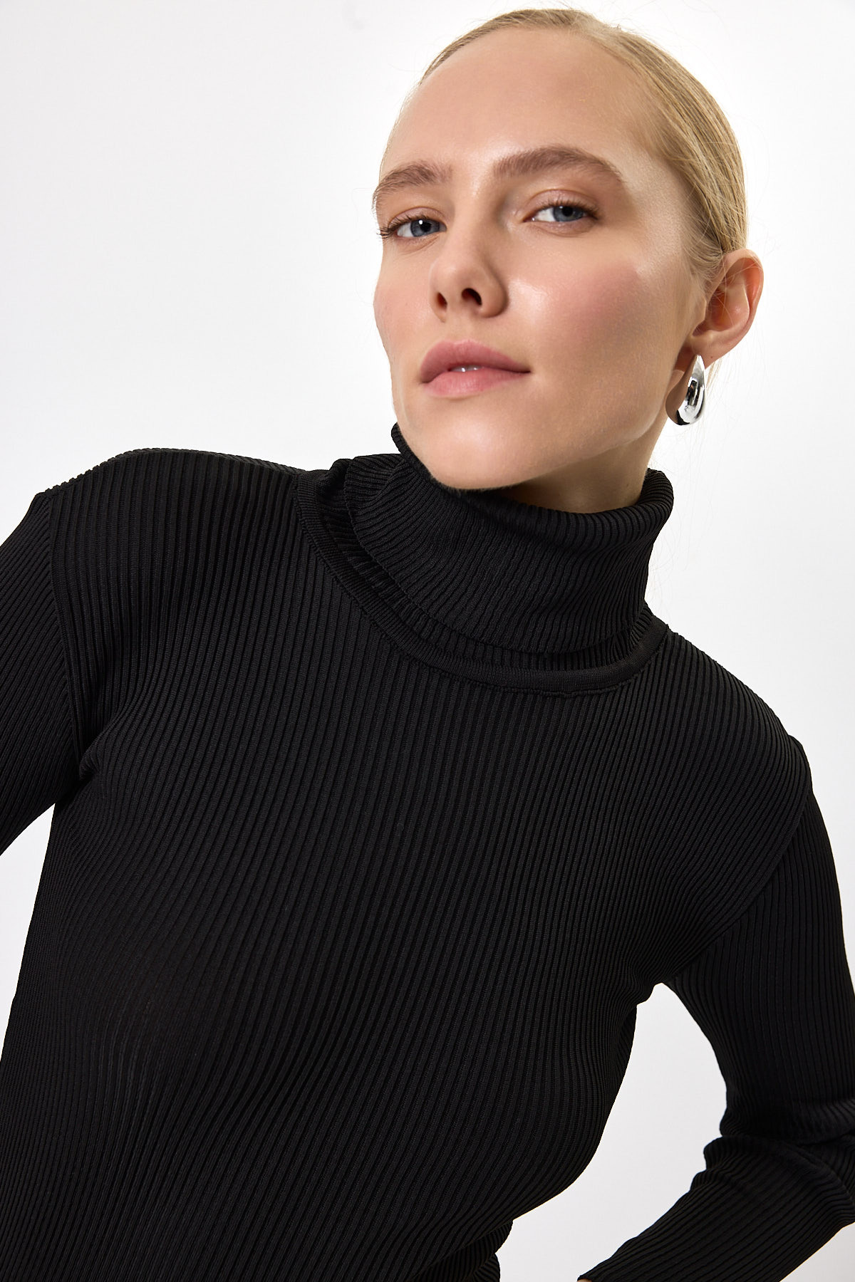 Siyah Fitilli Balıkçı Yaka Uzun Kollu Bluz 2302 - RAYS