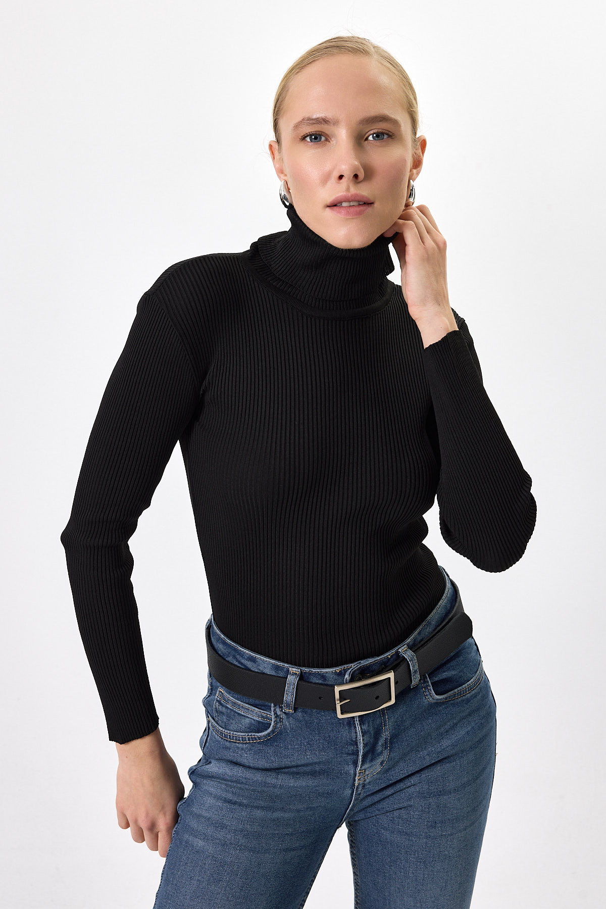 Siyah Fitilli Balıkçı Yaka Uzun Kollu Bluz 2302 - 6