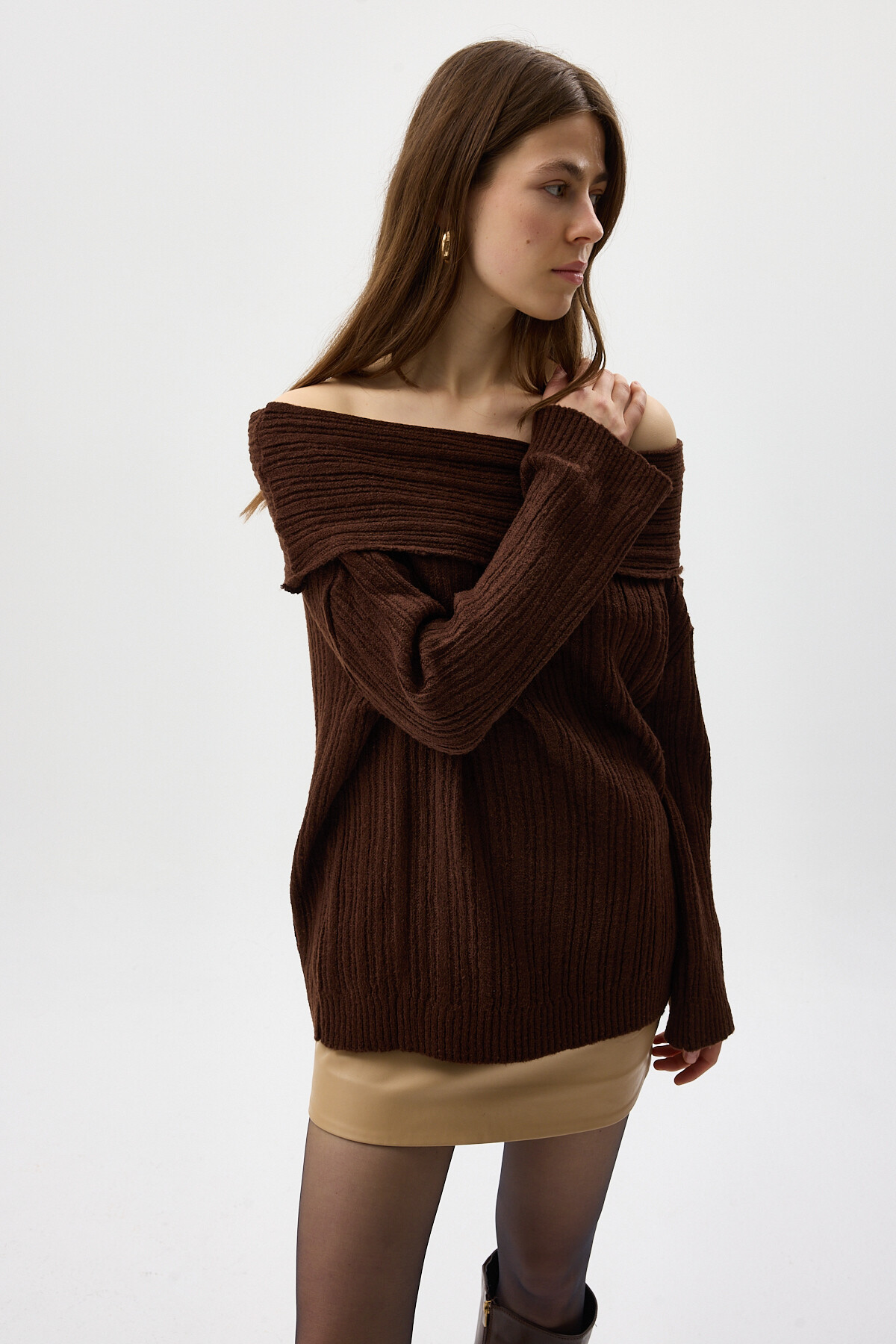 Kahverengi Fitilli Kayık Yaka Kadın Kazak 2324 - 7