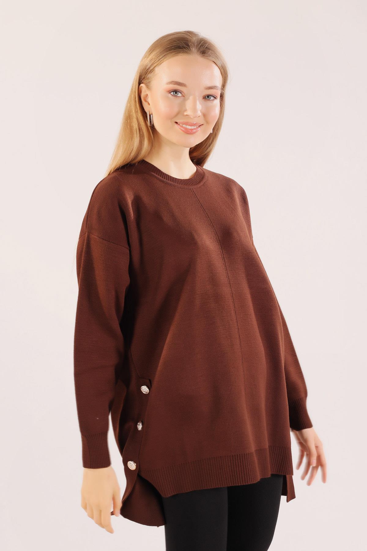 23247 Etek Düğme Detay Kazak Acı Kahve 