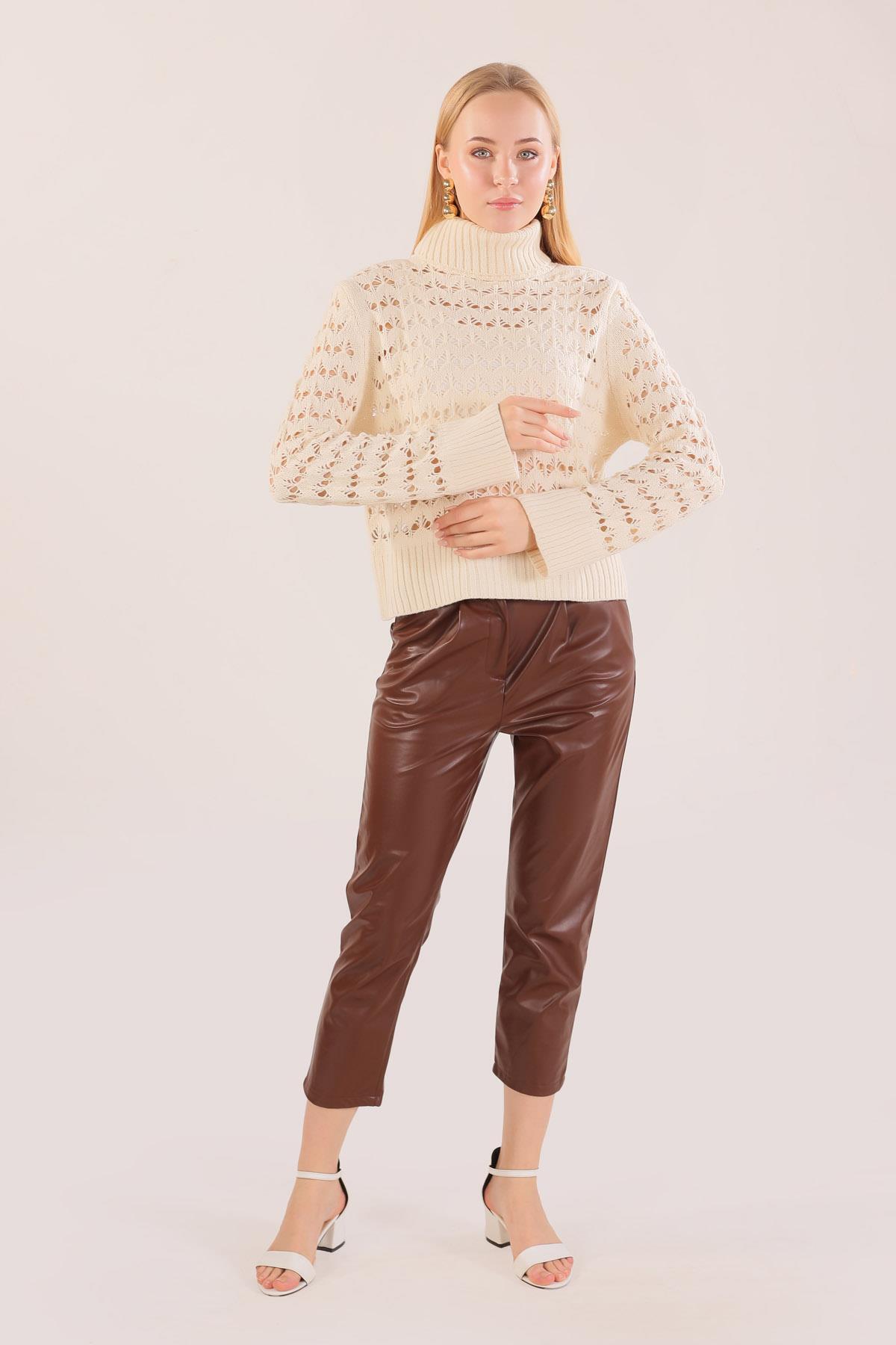 Ekru Boğazlı Delikli Kısa Kazak 2326 - 7