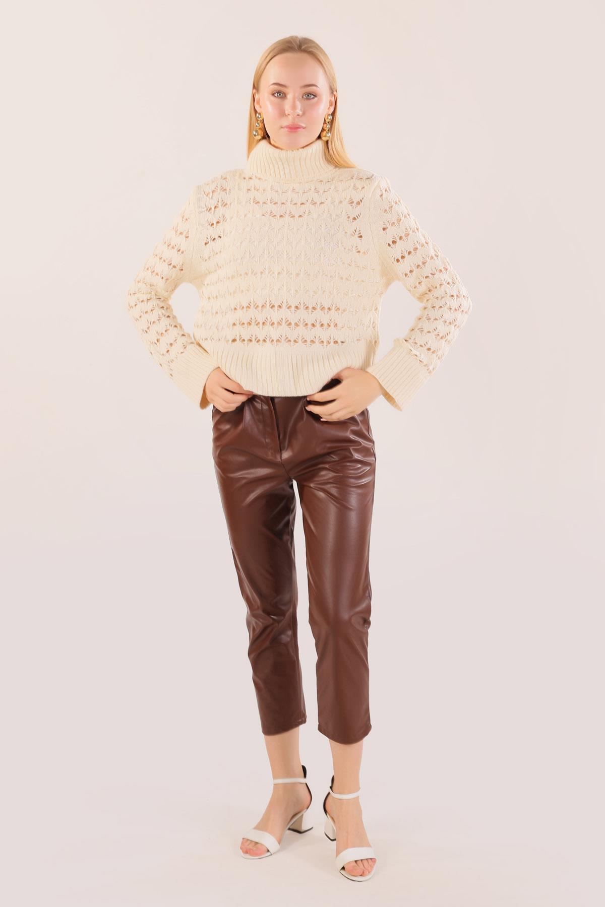 Ekru Boğazlı Delikli Kısa Kazak 2326 - 8