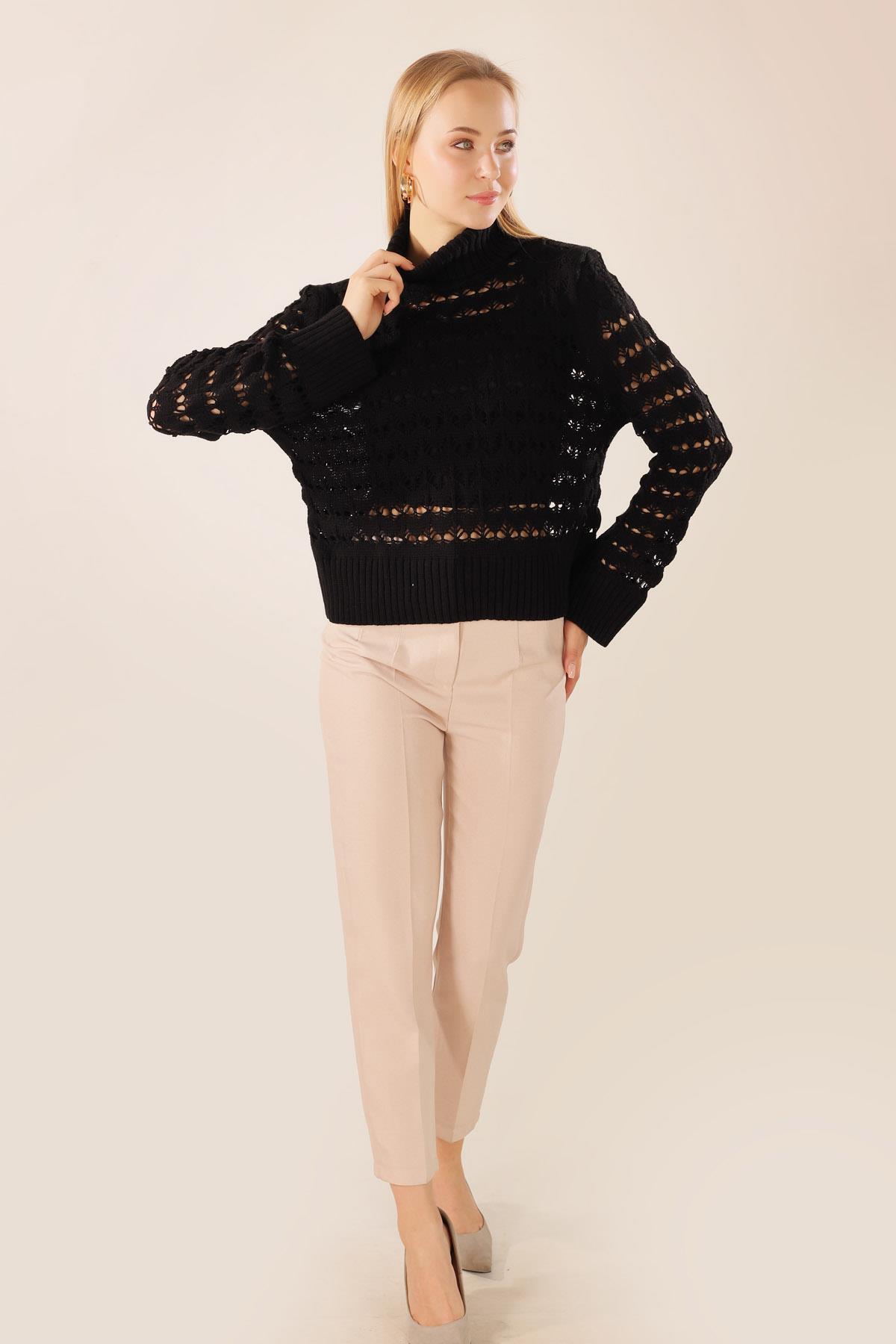 Siyah Boğazlı Delikli Kısa Kazak 2326 - 3