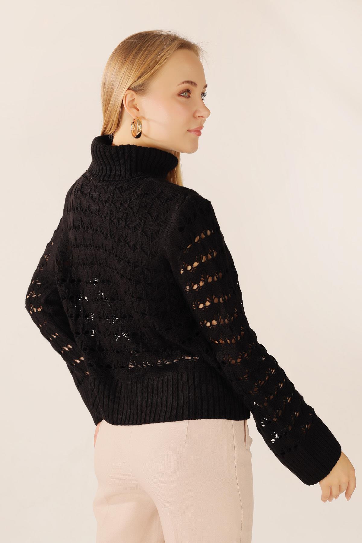 Siyah Boğazlı Delikli Kısa Kazak 2326 - 8