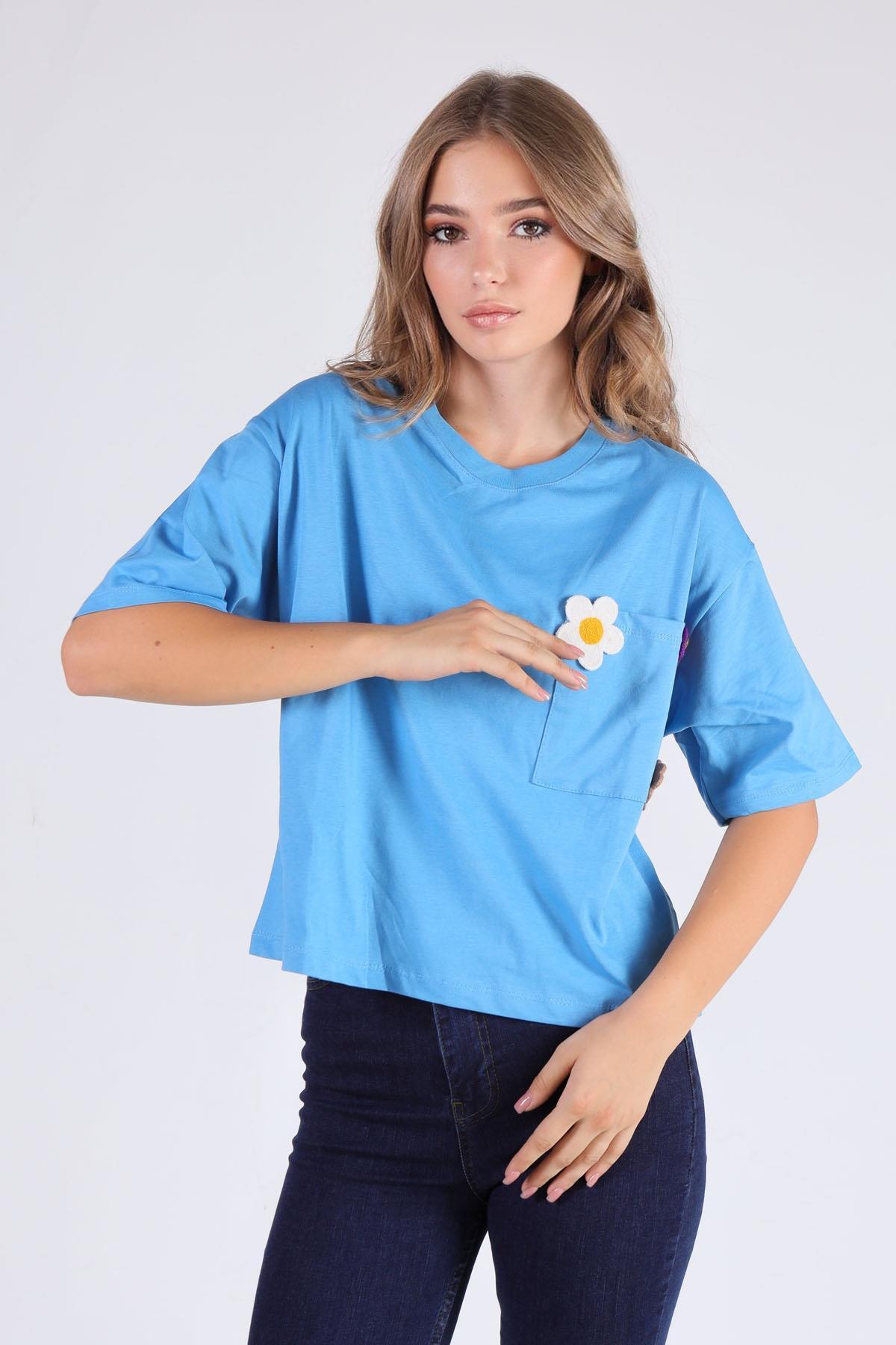 Mavi Cep Papatya Detaylı Tişört 23304 - 4