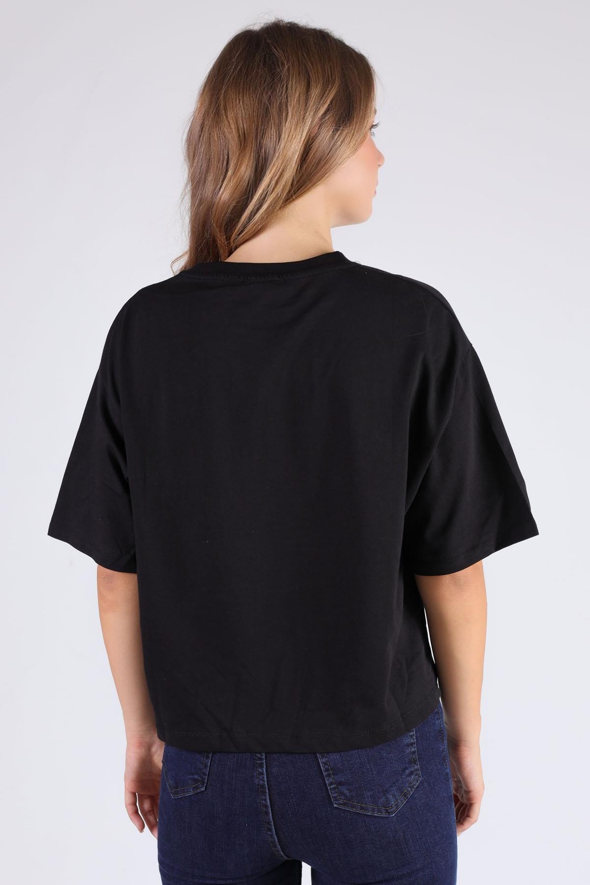 Siyah Cep Papatya Detaylı Tişört 23304 - 5