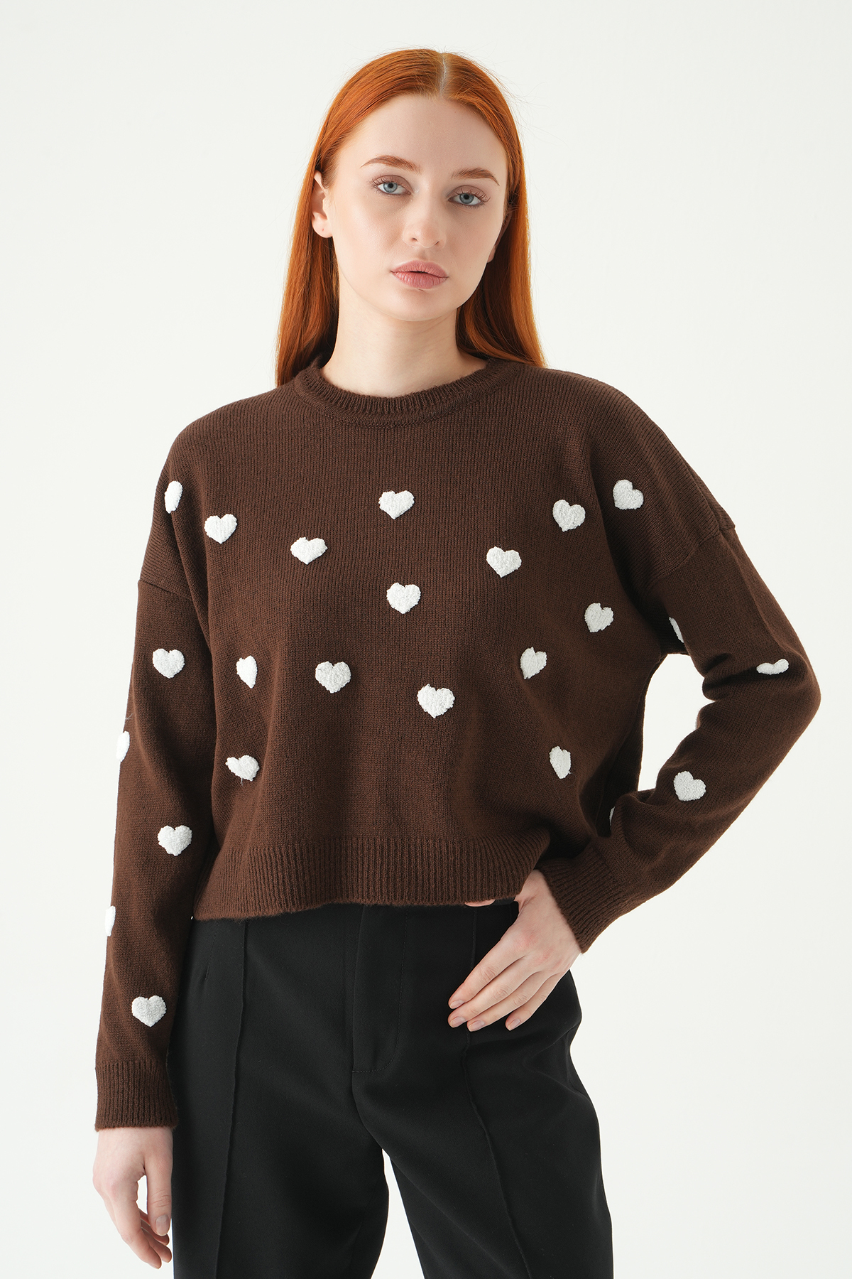 Kahve Kalp Nakışlı Kısa Kazak 2337 - 1