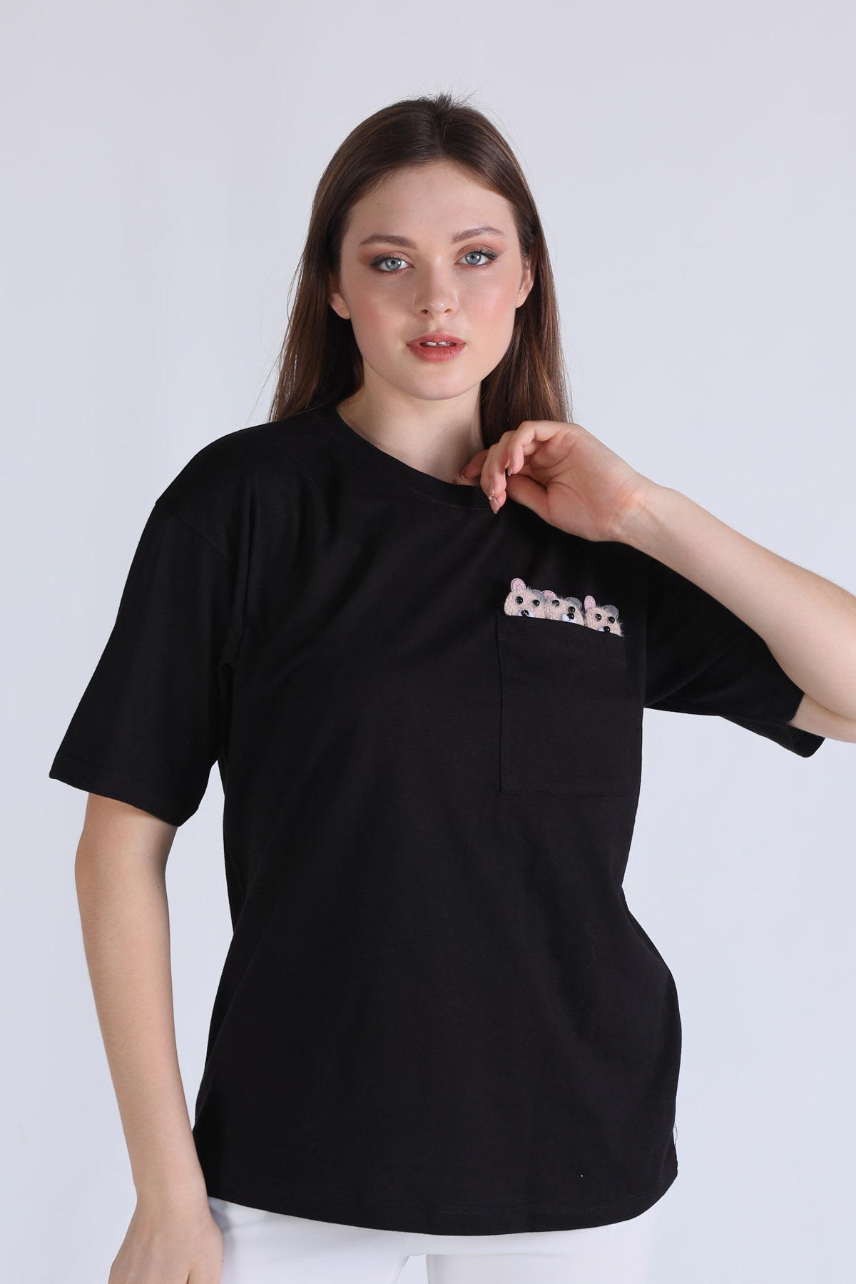 Siyah Cep Ayıcık Aksesuarlı Tişört 23398 
