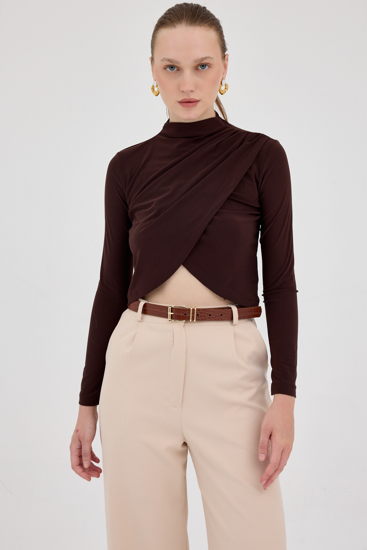 Acı Kahve Drapeli Yüksek Yaka Uzun Kollu Bluz 2379 - RAYS