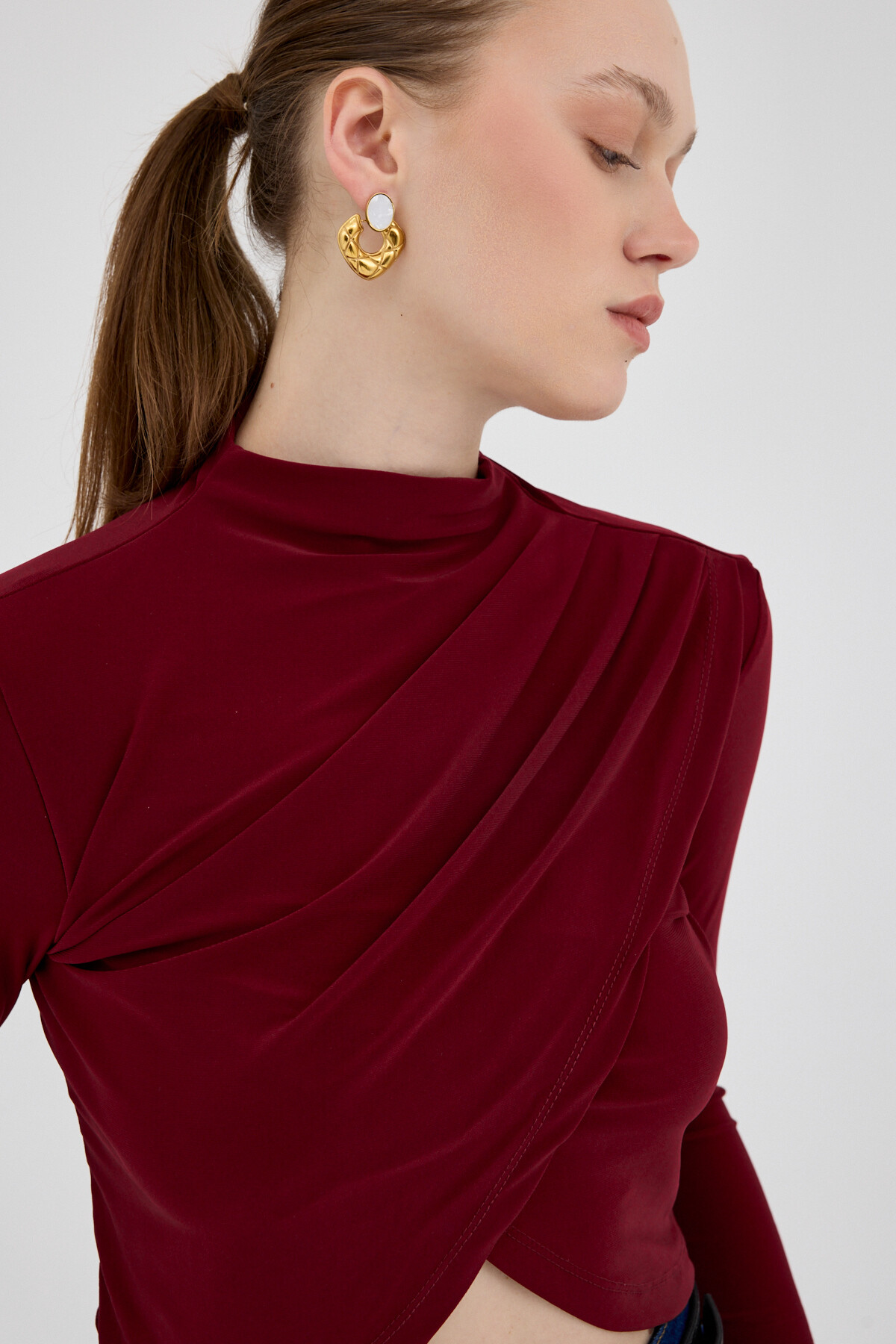 Bordo Drapeli Yüksek Yaka Uzun Kollu Bluz 2379 - 4