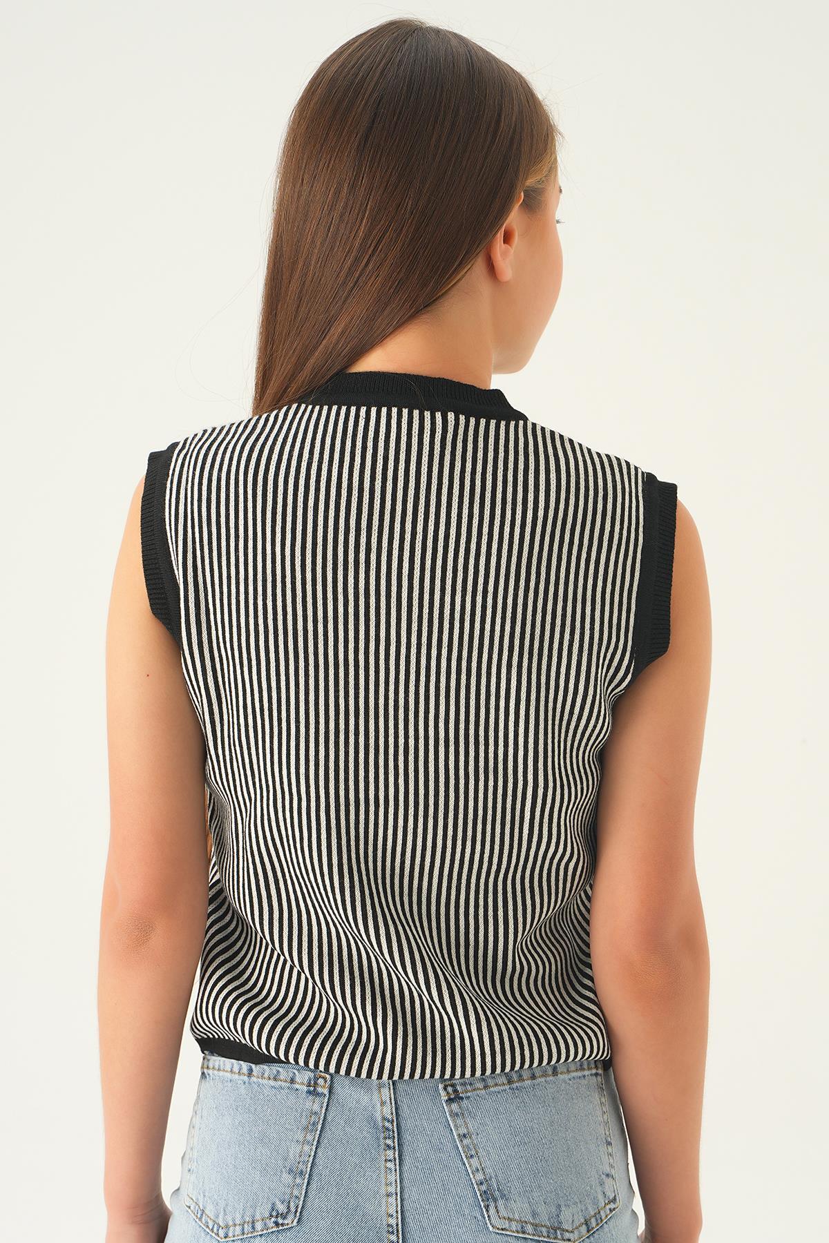 Siyah Cep Detay Yelek 24001 - 5