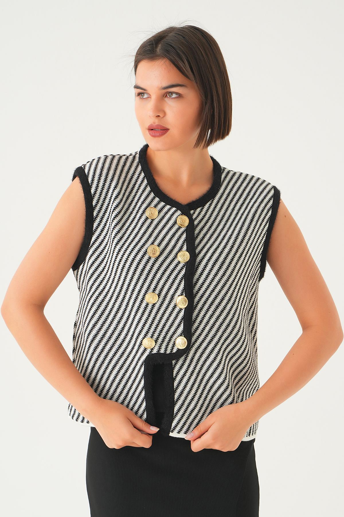 Siyah Düğme Detay Yelek 24002 - 2