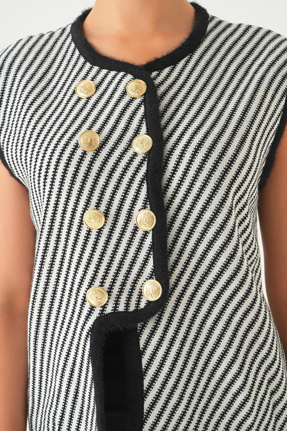 Siyah Düğme Detay Yelek 24002 - 6