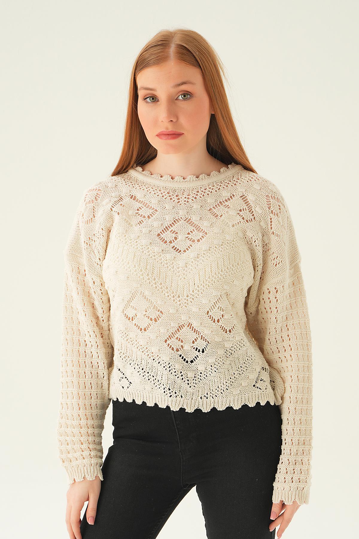 Ekru İşlemeli Ajurlu Bluz 2401 - 1