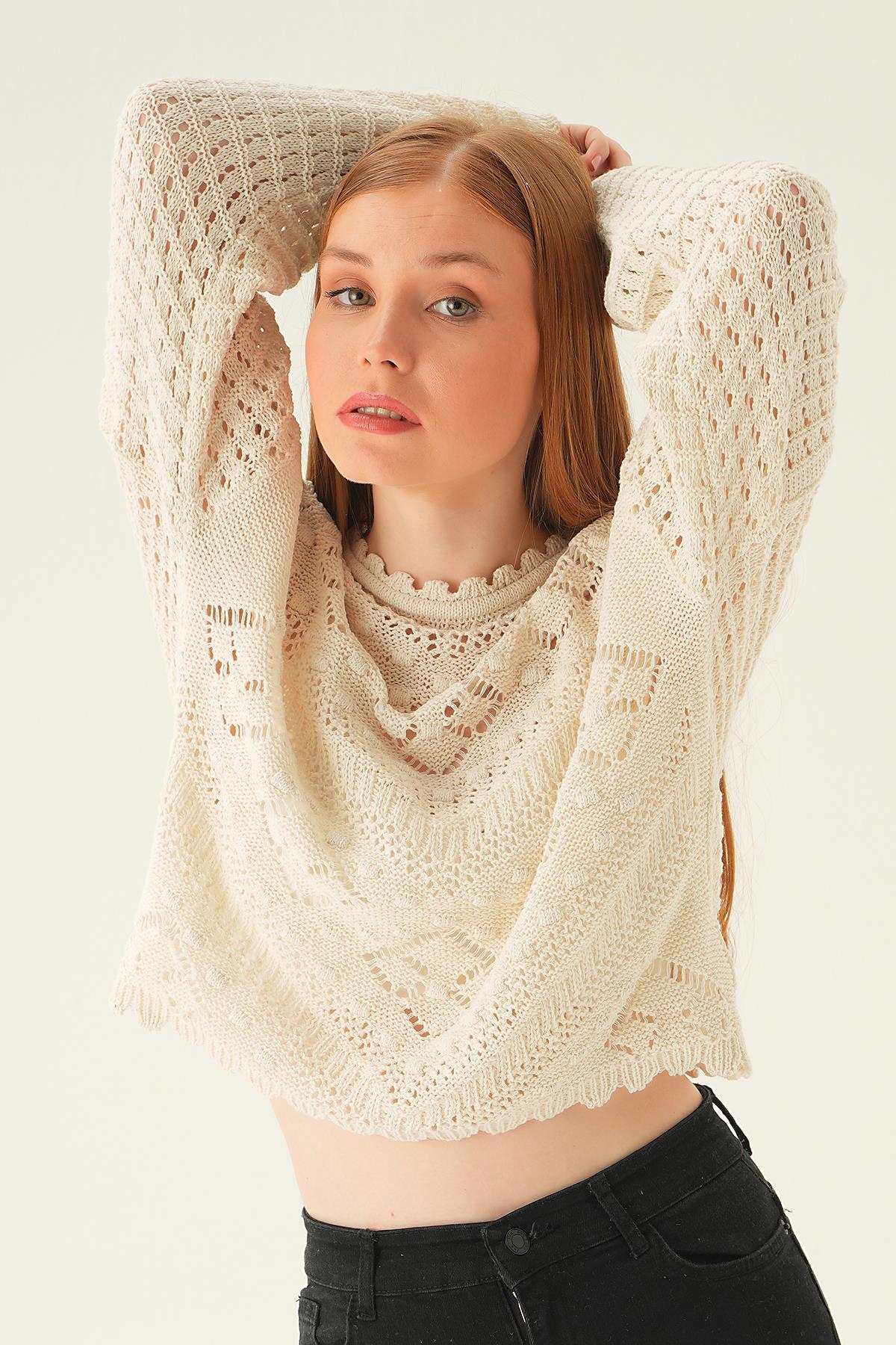 Ekru İşlemeli Ajurlu Bluz 2401 - 6