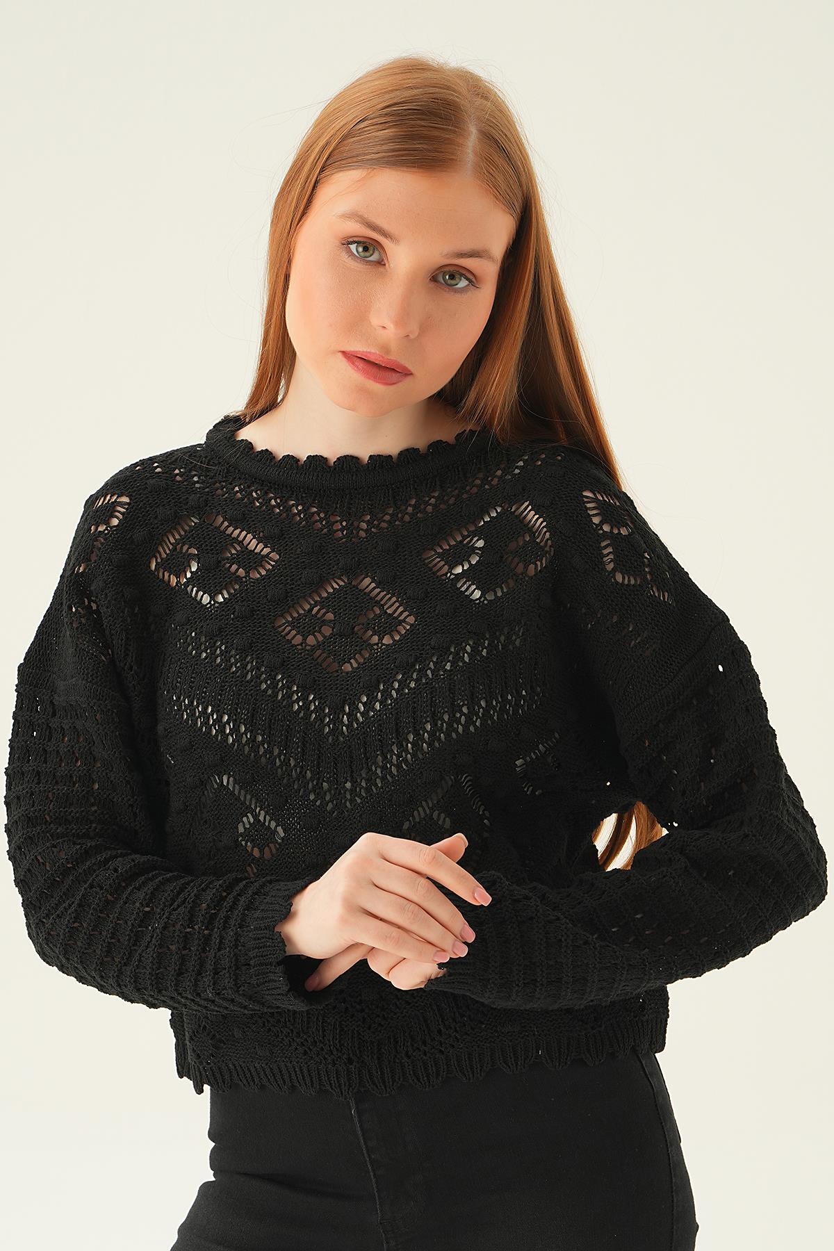 Siyah İşlemeli Ajurlu Bluz 2401 - 3