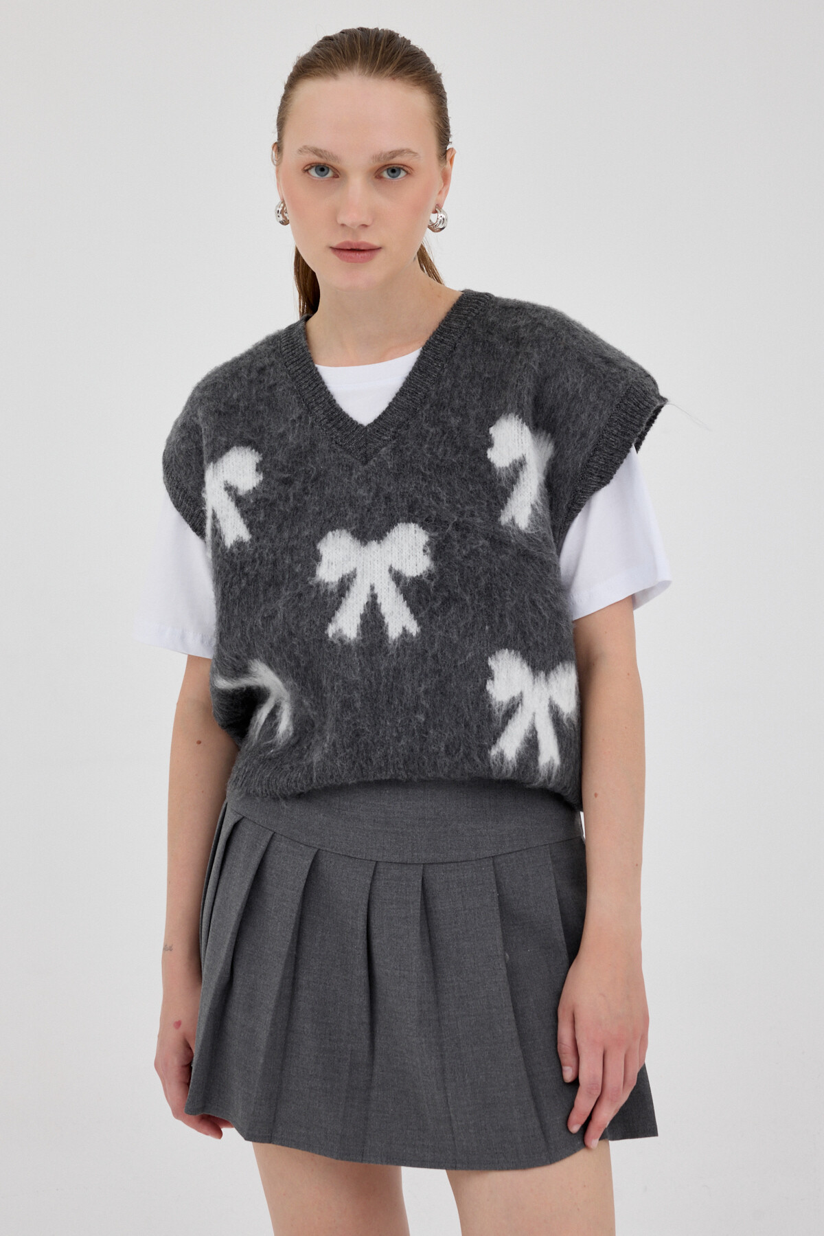 Antrasit V Yaka Fiyonk Desenli Kadın Süveter 2411 