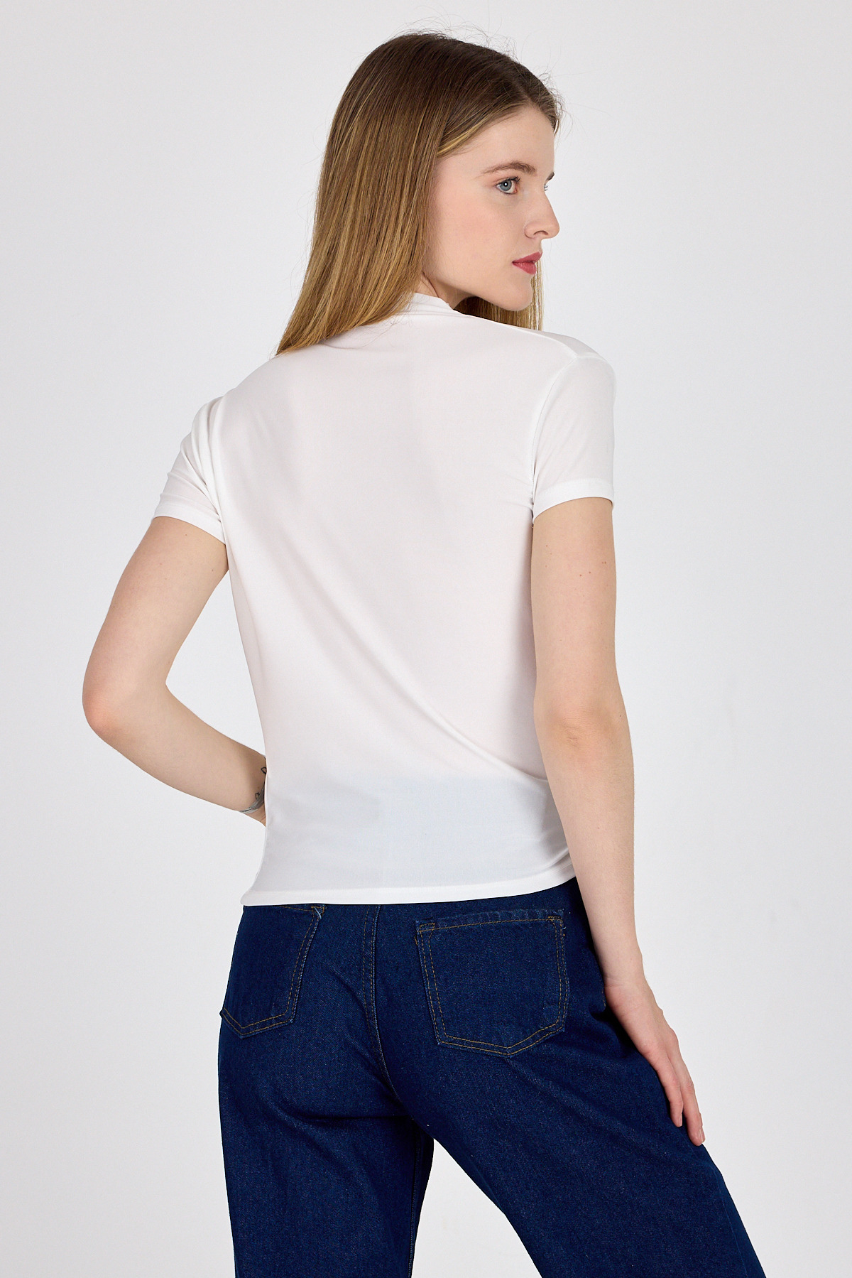 Beyaz Kısa Kol Büzgülü Sandy Bluz 2417 - 5