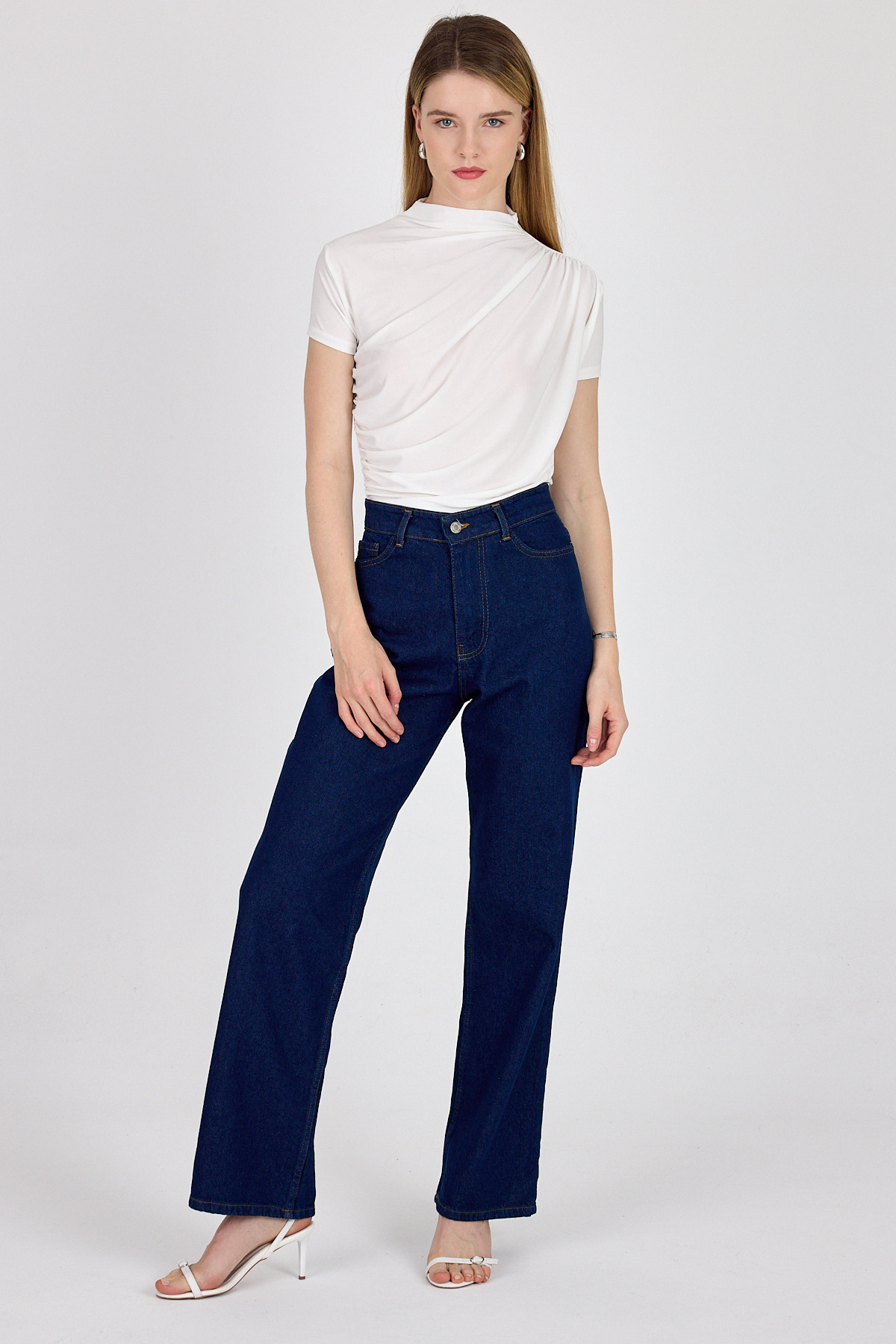 Beyaz Kısa Kol Büzgülü Sandy Bluz 2417 - 6