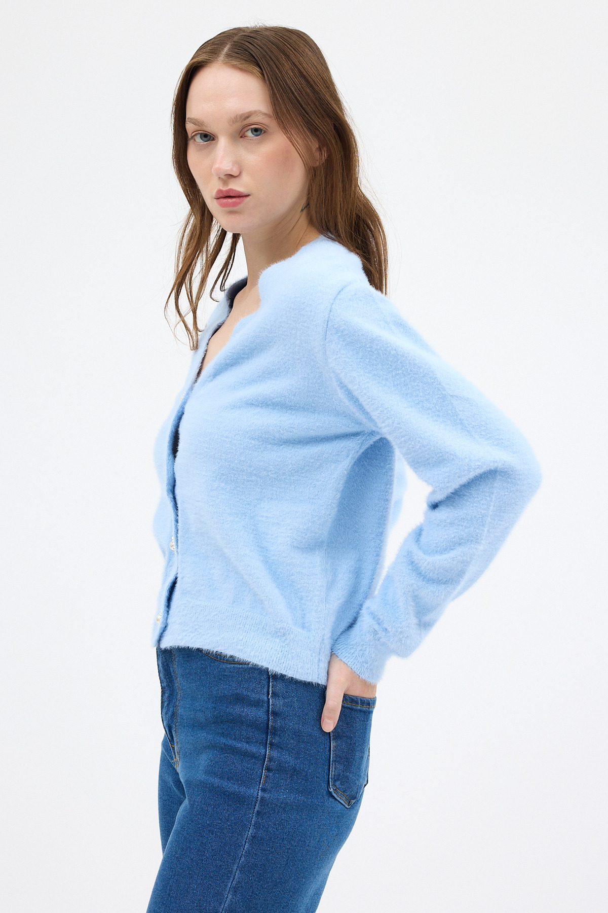 Bebe Mavi İnci Düğmeli Tüylü Kadın Crop Hırka 24170 - RAYS