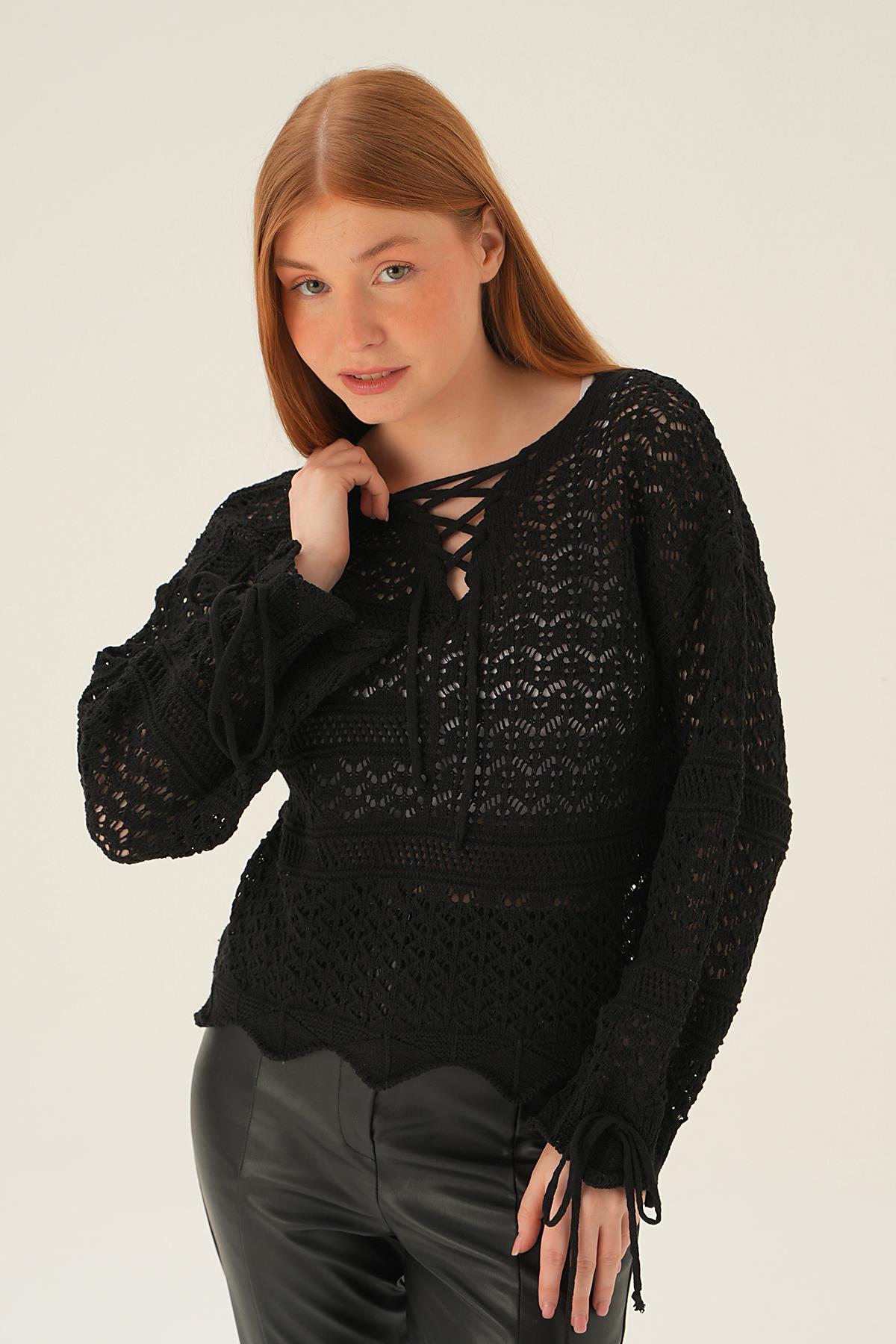 Siyah Bağcık Detay Ajurlu Bluz 2421 - 2