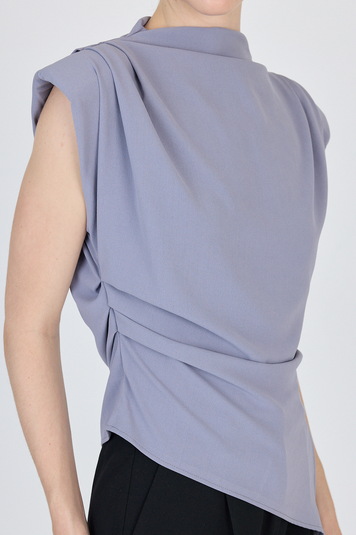 Gri Vatkalı Asimetrik Kesim Kolsuz Bluz 242185 - 4