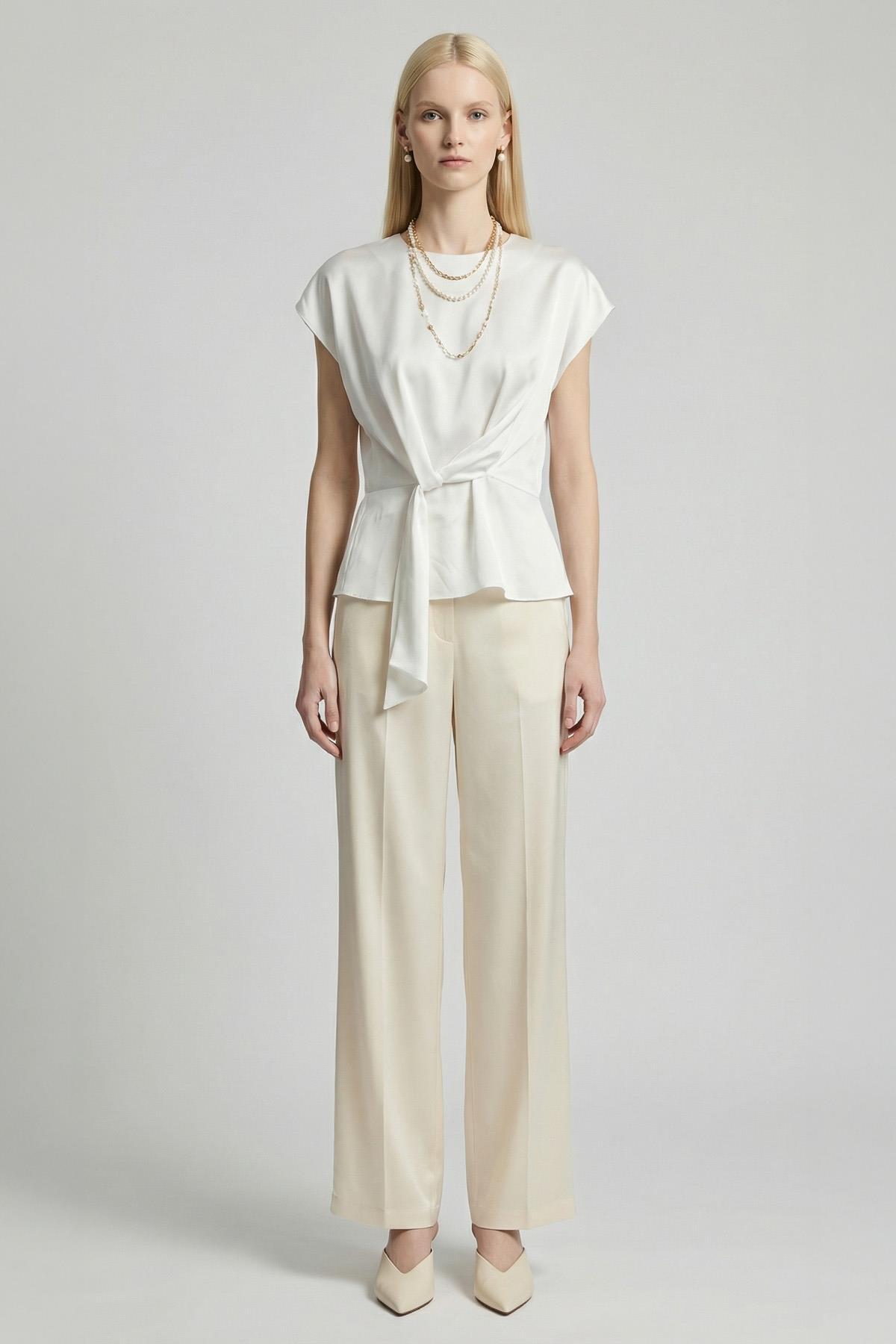 Ekru Önden Bağlamalı Bluz 242201 - 1