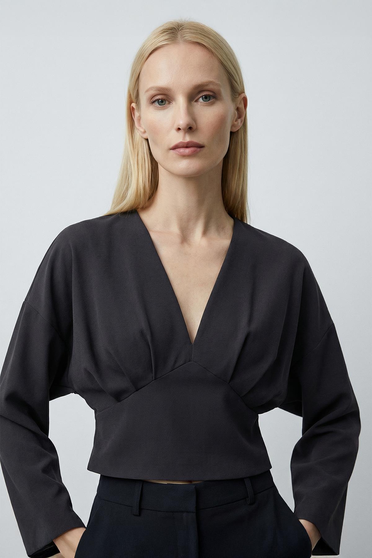 242218 V Yaka Uzun Kol Bluz Siyah - 1