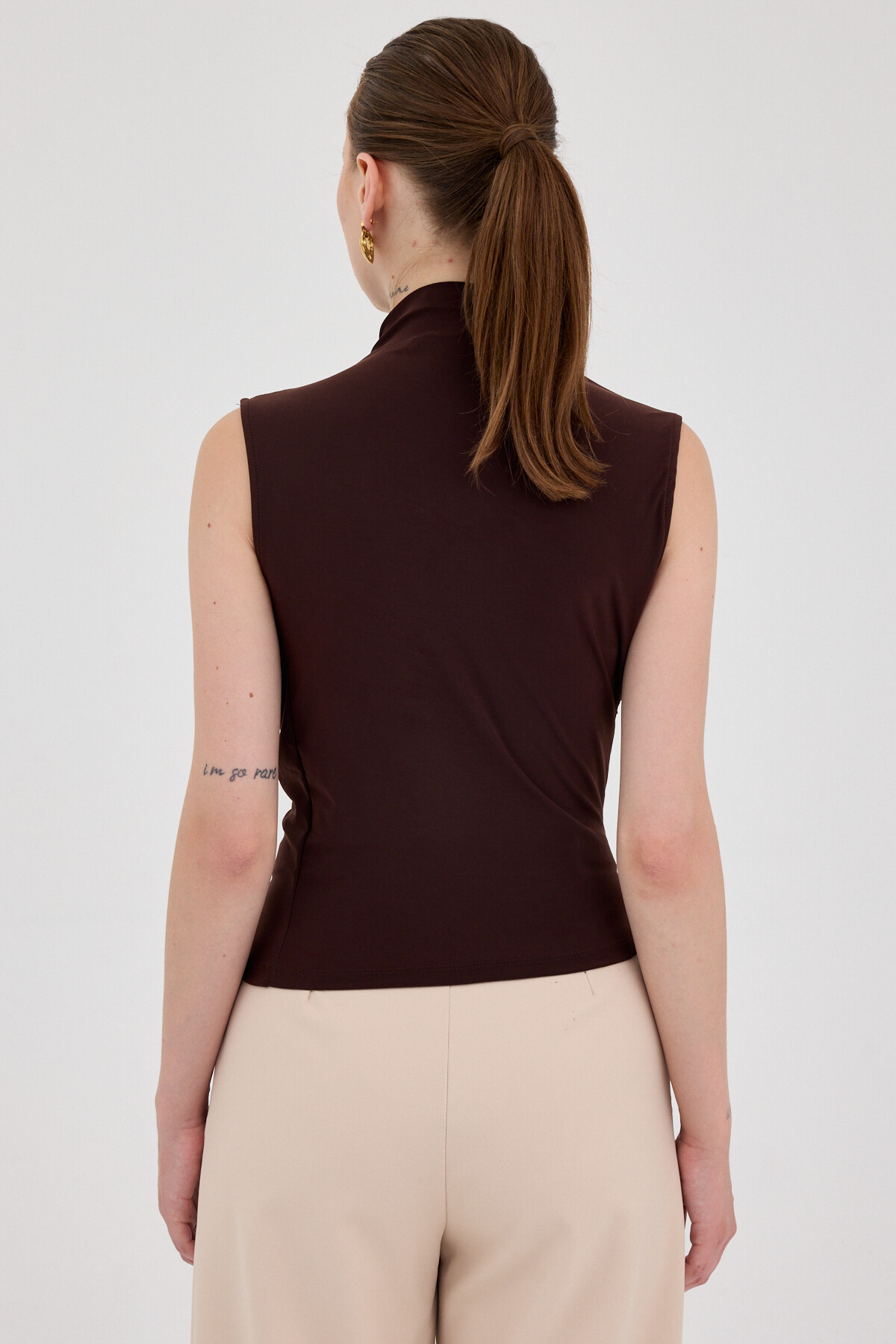 Kahve Kolsuz Büzgülü Sandy Bluz 2430 - 5