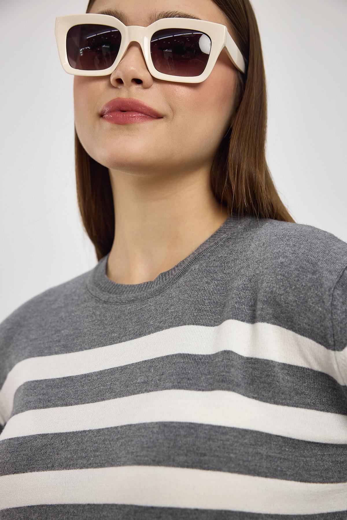 24346 Çizgili Kol Düğme Detay Kazak Füme - 4