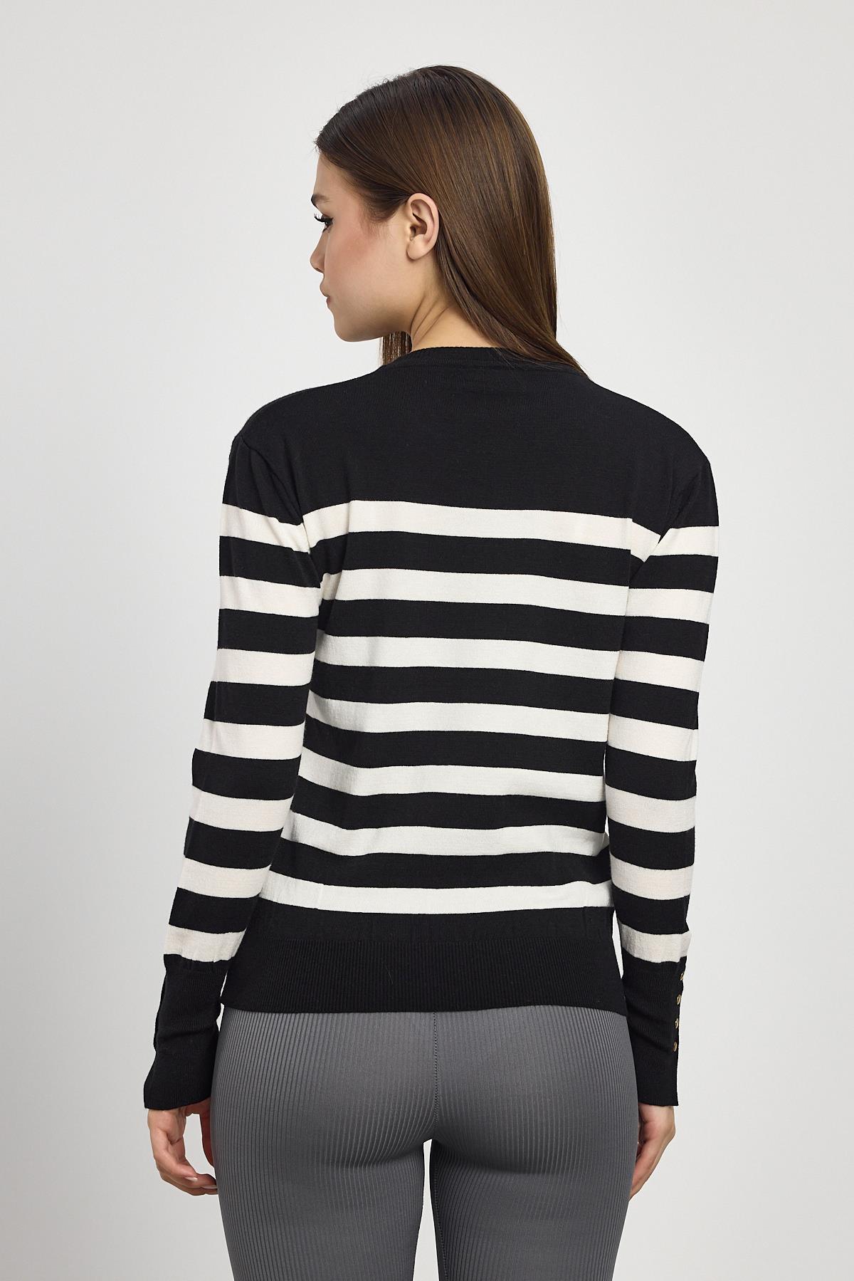 24346 Çizgili Kol Düğme Detay Kazak Siyah - 5