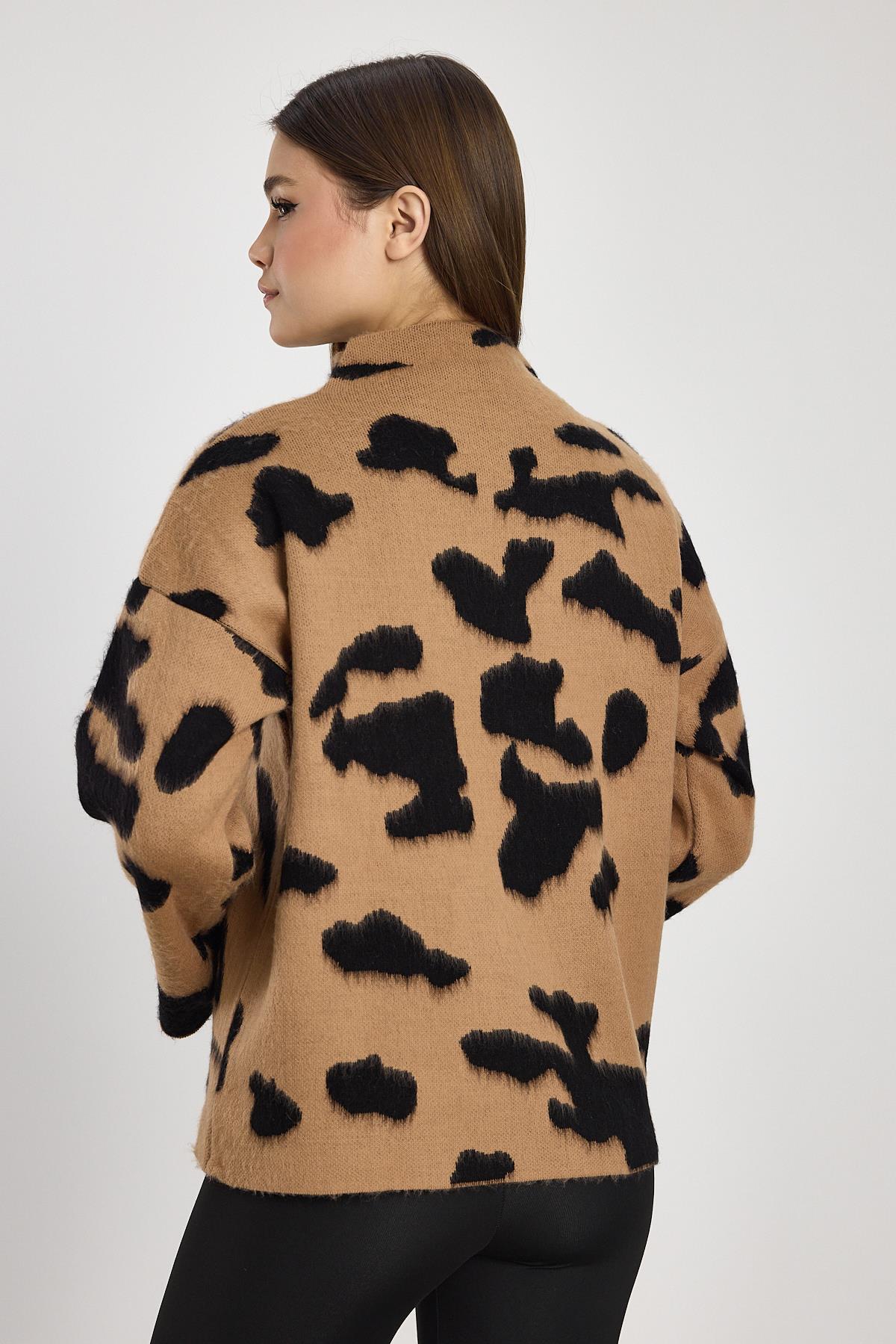 Şardonlu Dik Yaka Leopar Kazak 24371 Bisküvi-Siyah - 5