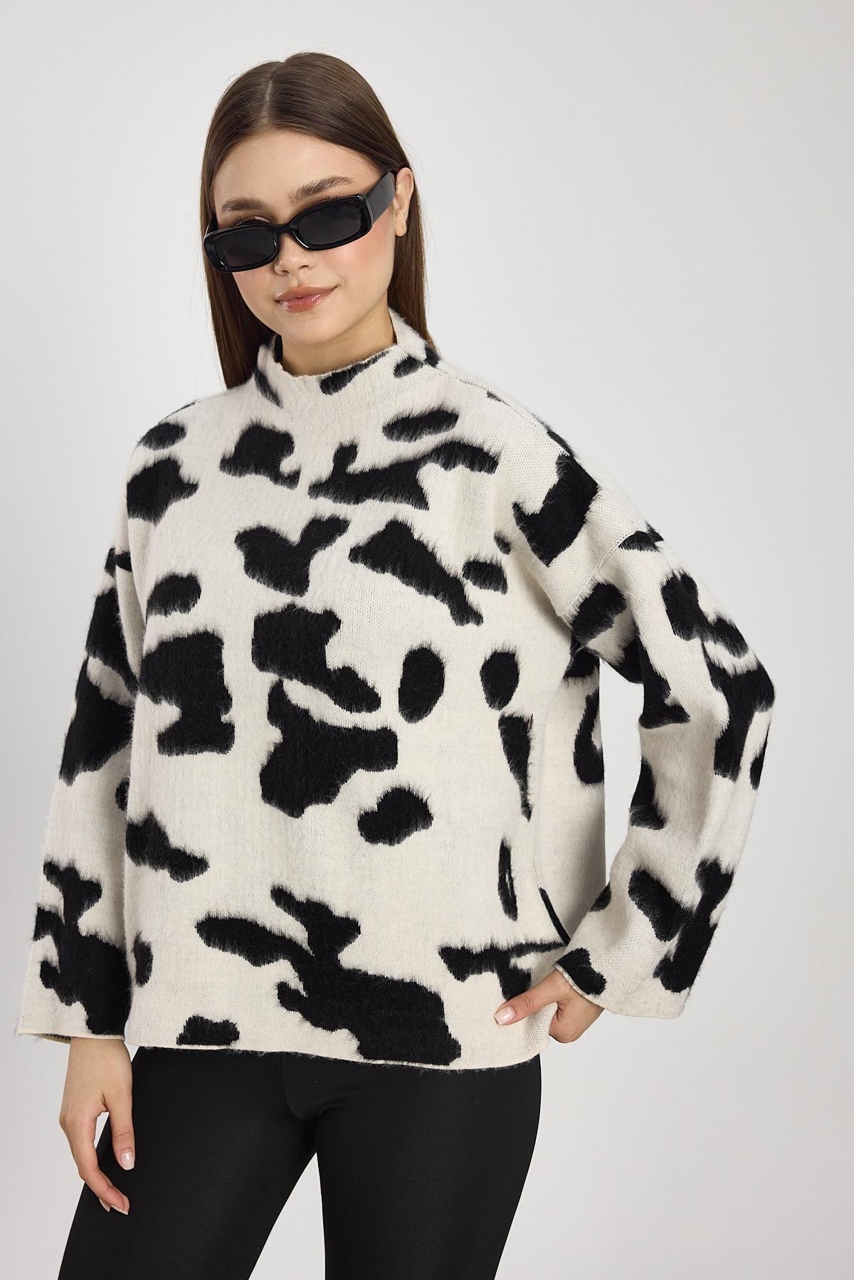 Siyah-Krem Şardonlu Dik Yaka Leopar Kazak 24371 - 4