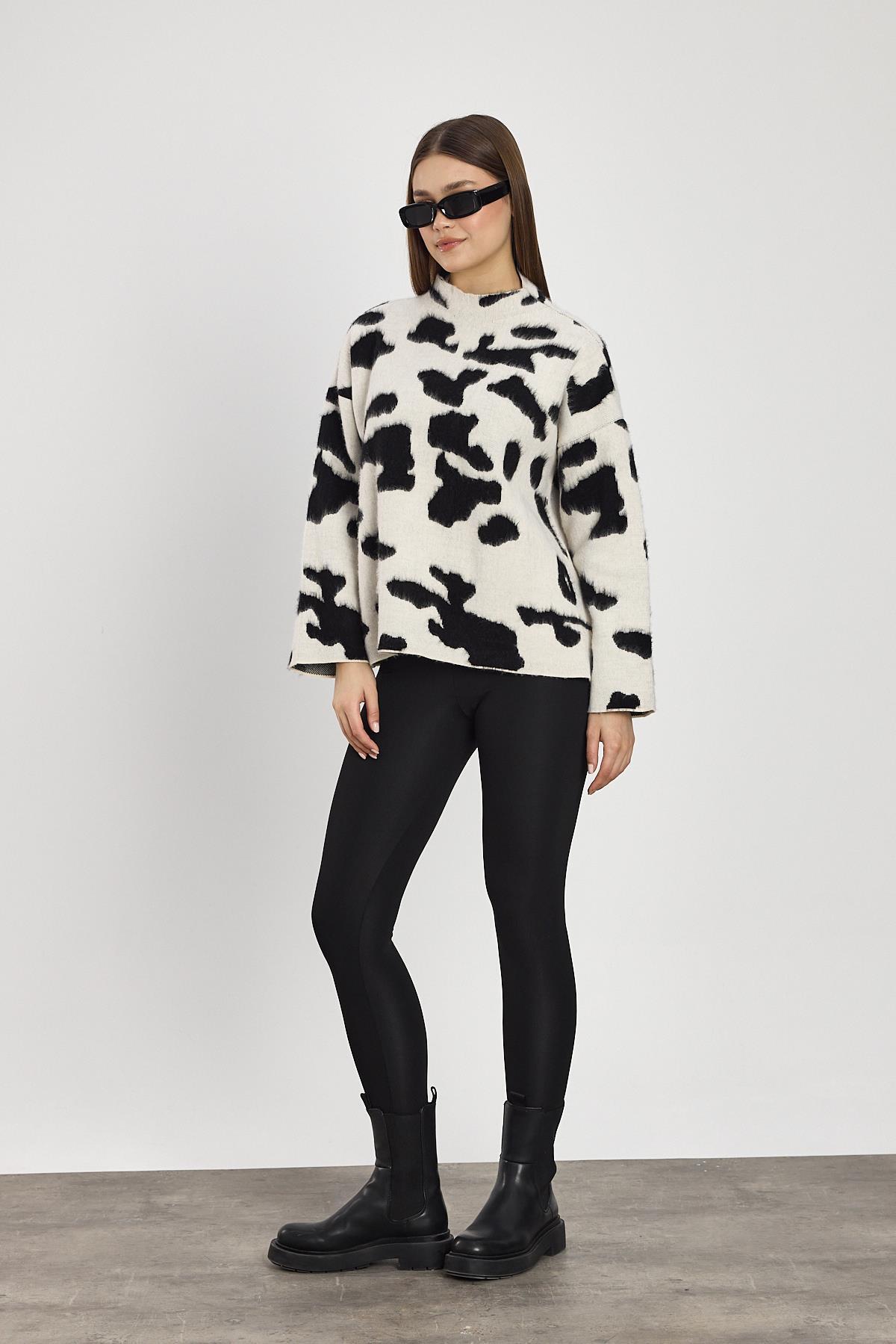 Siyah-Krem Şardonlu Dik Yaka Leopar Kazak 24371 - 6