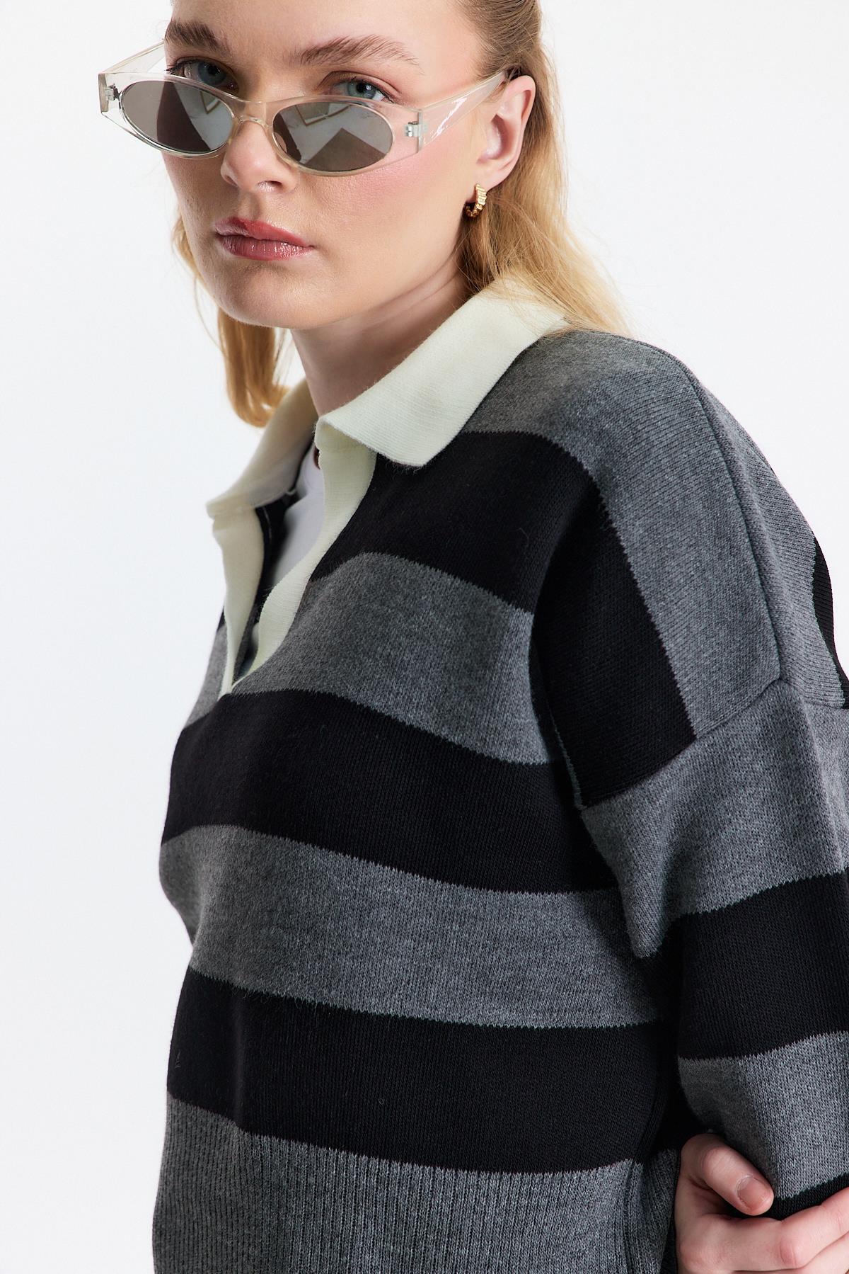 Gri Polo Yaka Çizgili Kazak 24379 - 4