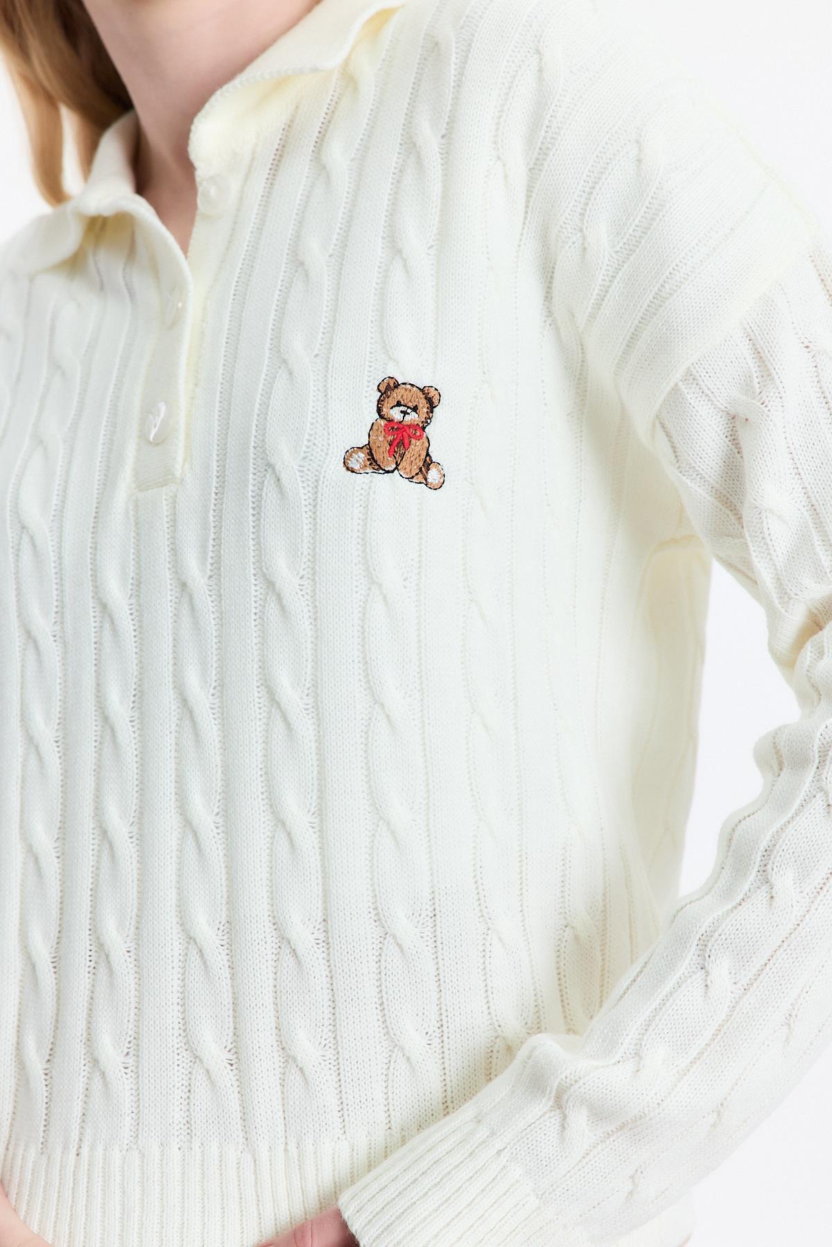 Ekru Ayıcık Nakışlı Örgülü Kazak 24387 - 7