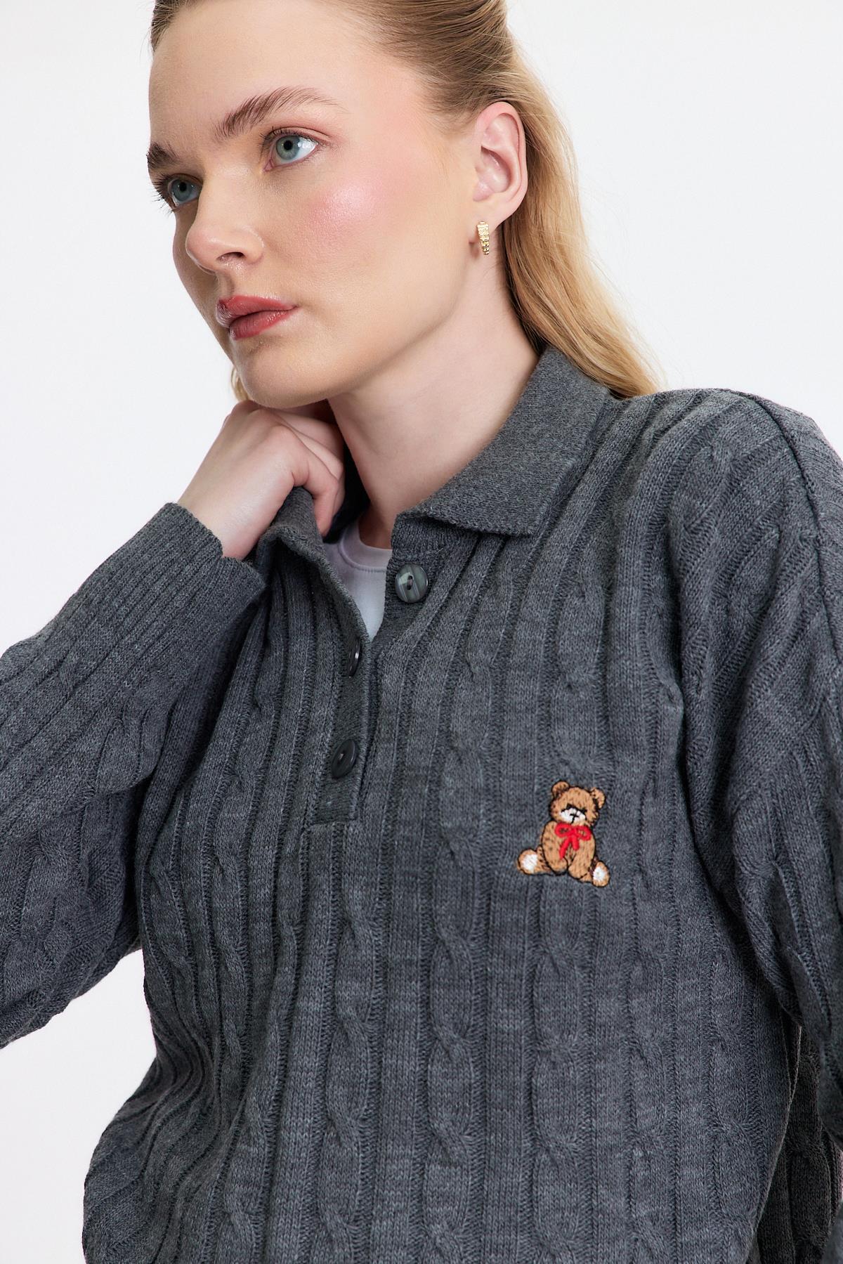 Füme Ayıcık Nakışlı Örgülü Kazak 24387 - 3