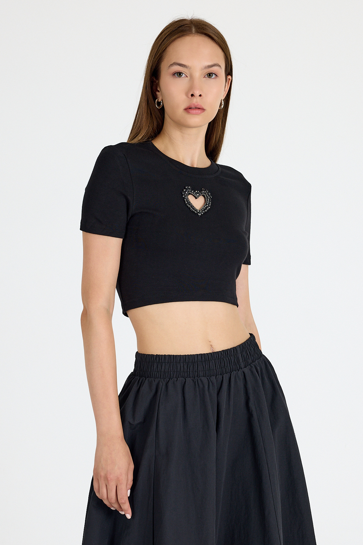 Siyah Taş İşlemeli Kalp Detaylı Viskoz/Yumuşak Kumaş Crop Tişört 2444 - 6