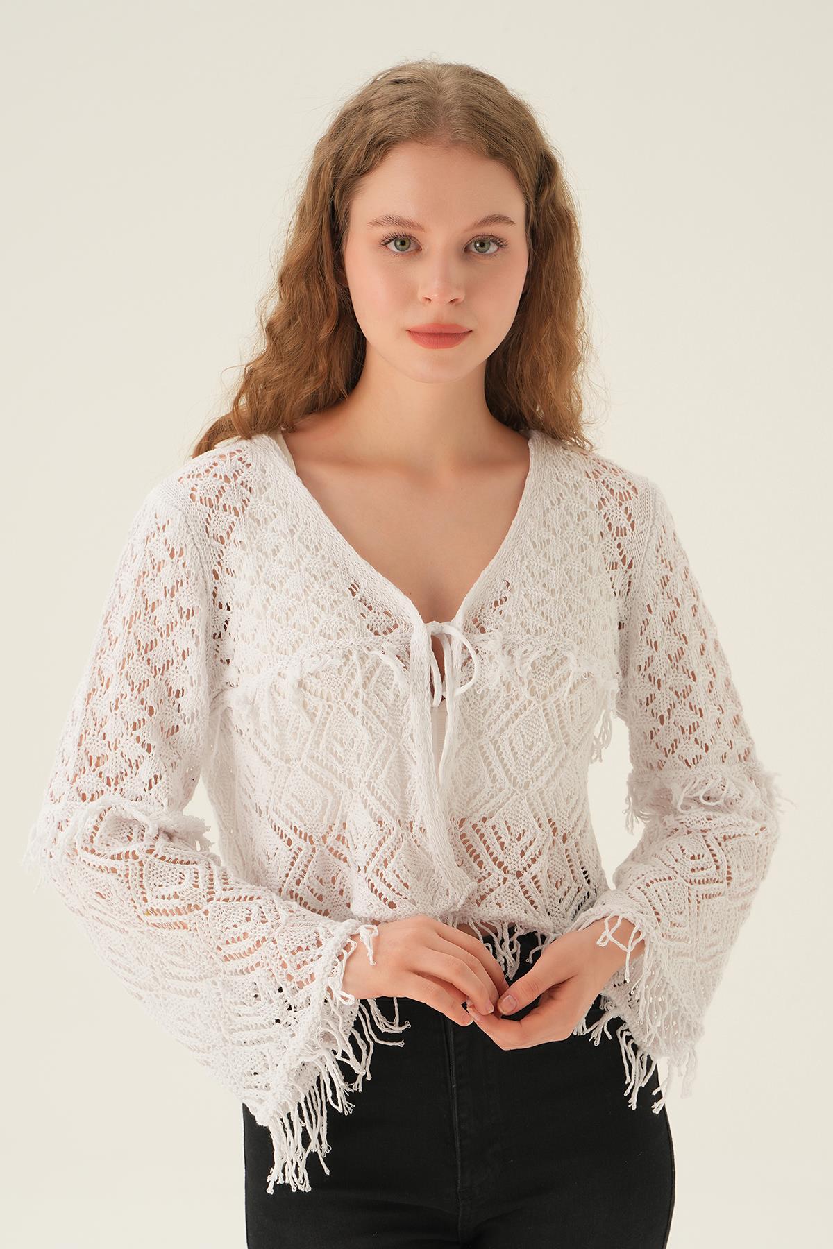 Beyaz Püskül Detay Hırka 2444 - 3