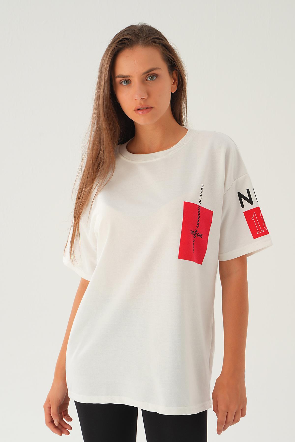 2447 Arka Ön Yazı Baskılı Tişört Beyaz - 1