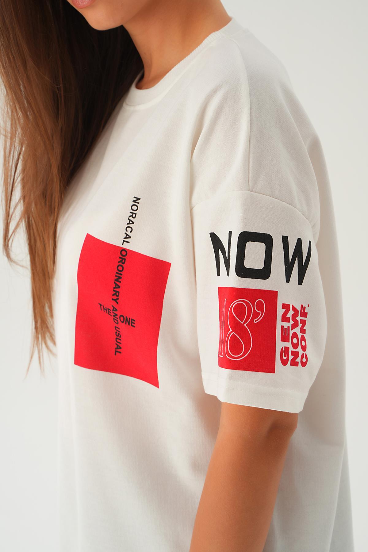 Beyaz Arka Ön Yazı Baskılı Tişört 2447 - 4