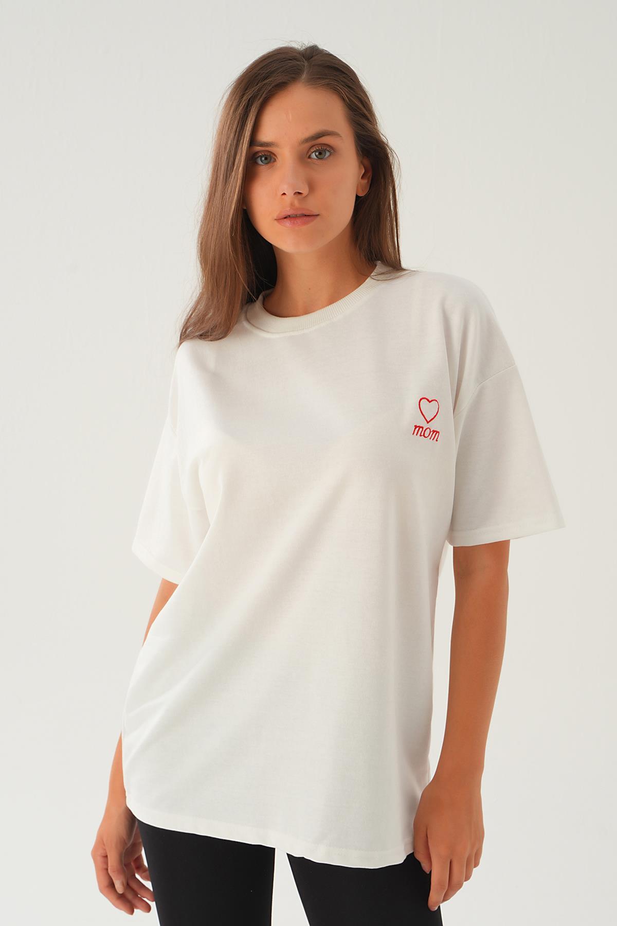 Beyaz Kalp Nakış Detay Tişört 2448 - 4