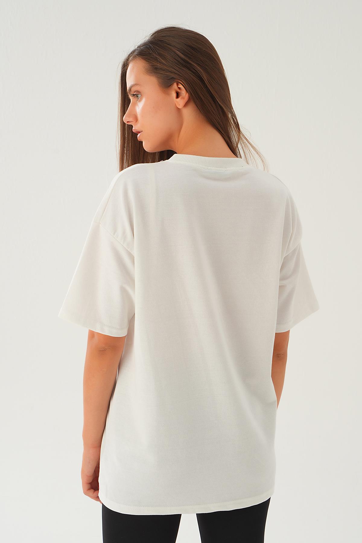 Beyaz Kalp Nakış Detay Tişört 2448 - 5