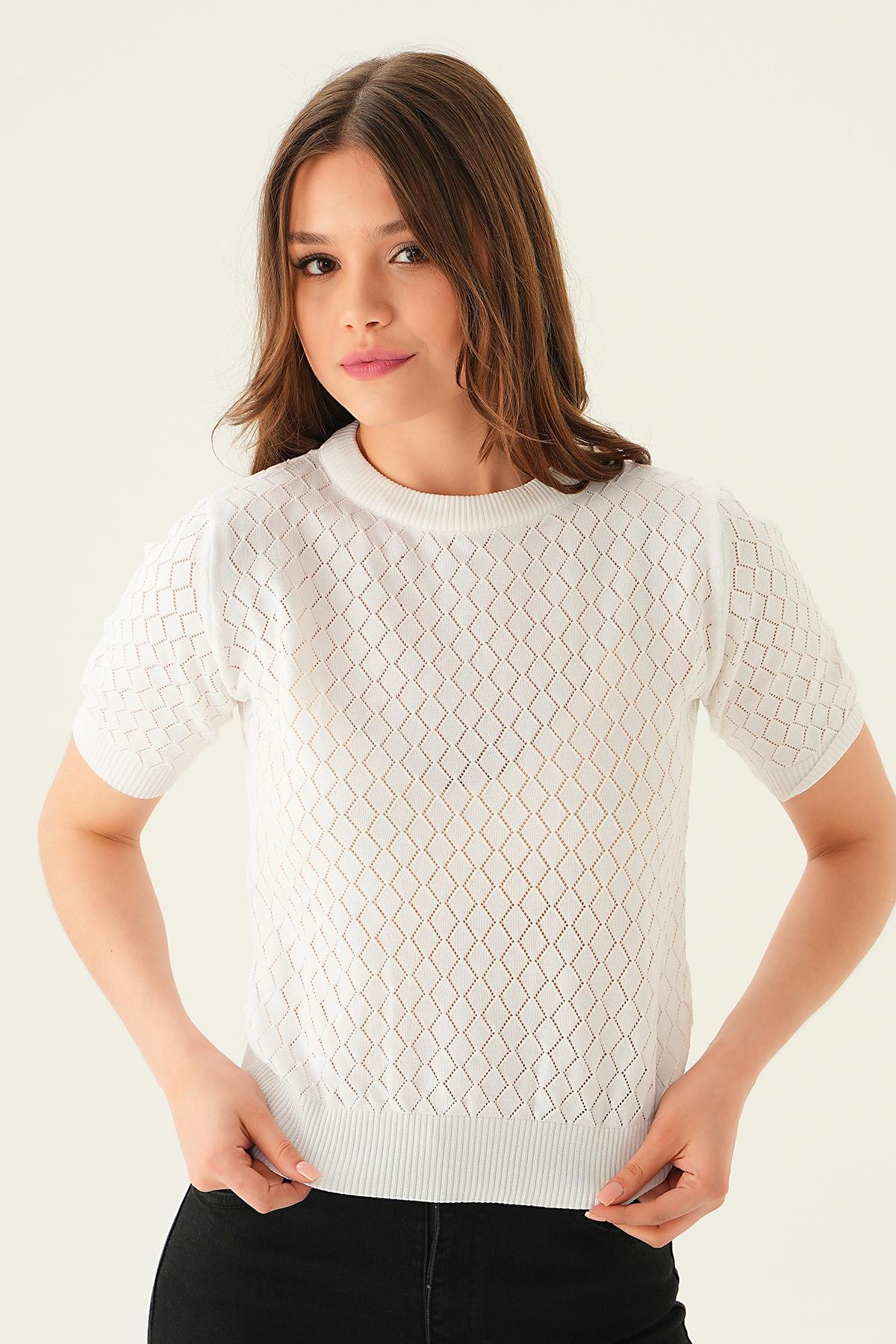 2449 Bisiklet Yaka Bluz Ekru 