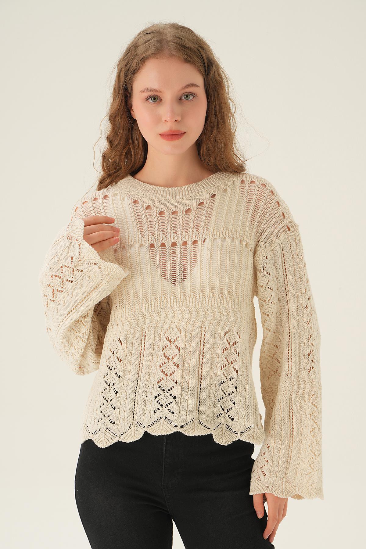 Ekru Baklava Detay Ajurlu Bluz 2452 