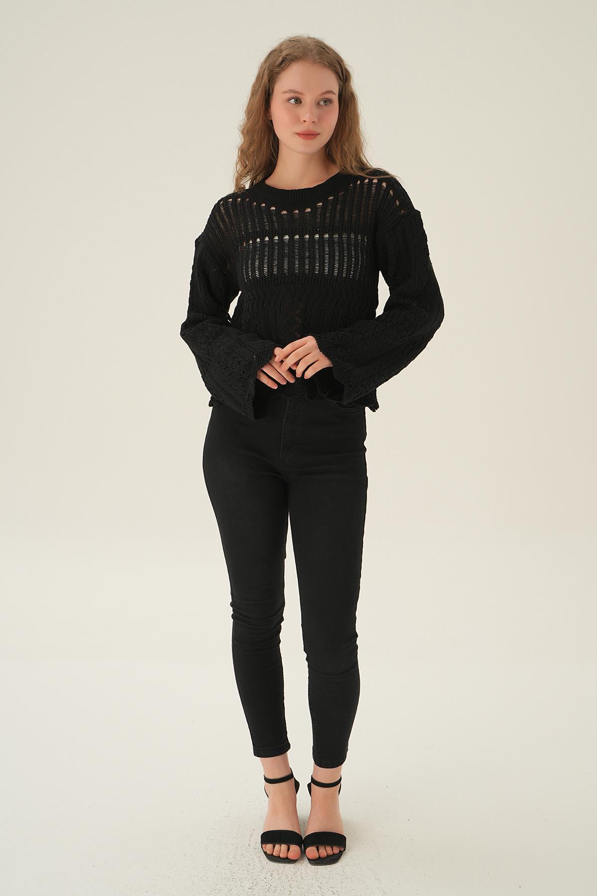 Siyah Baklava Detay Ajurlu Bluz 2452 - 2